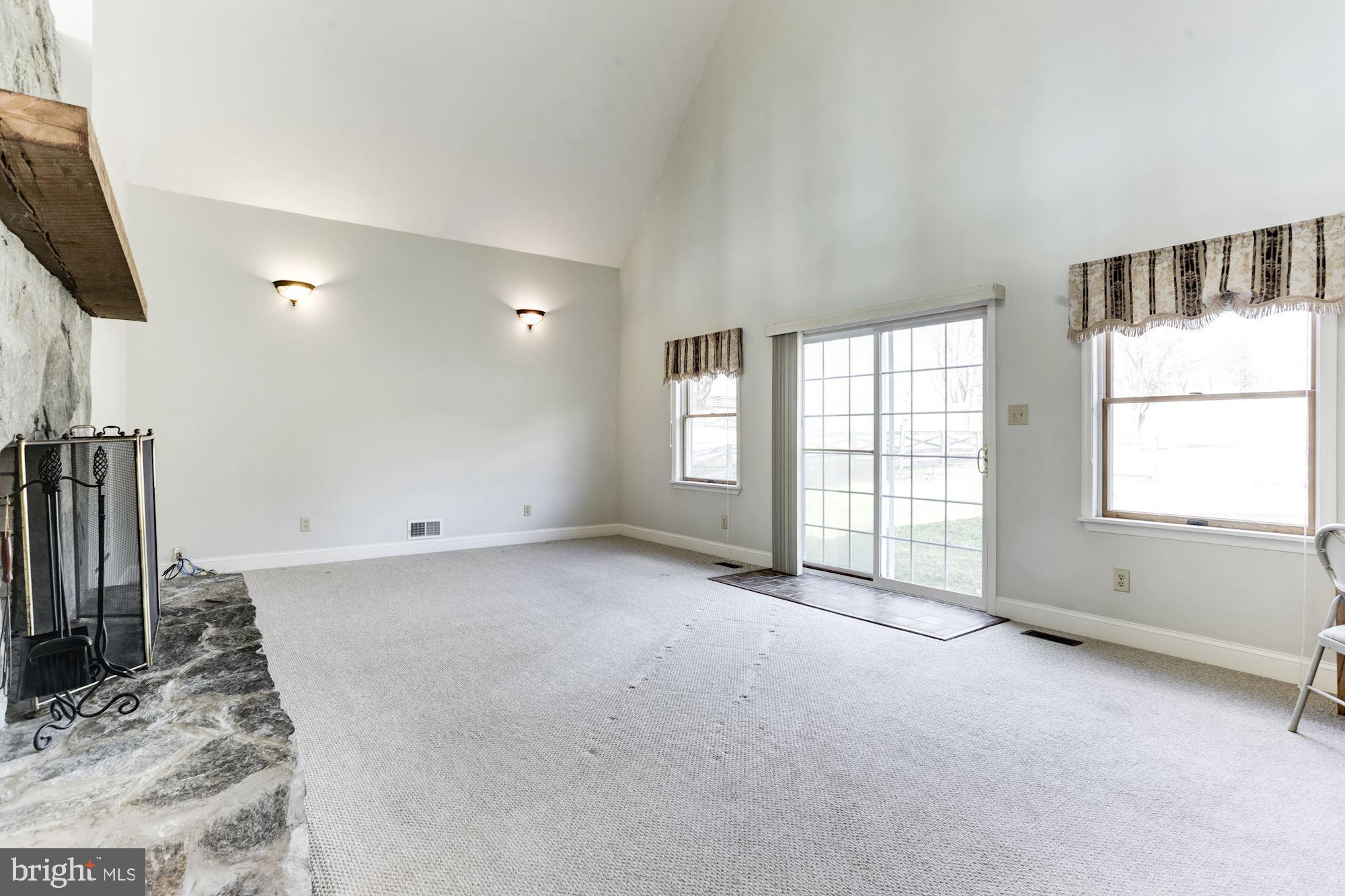 PEMBROKE GROVE - Residential