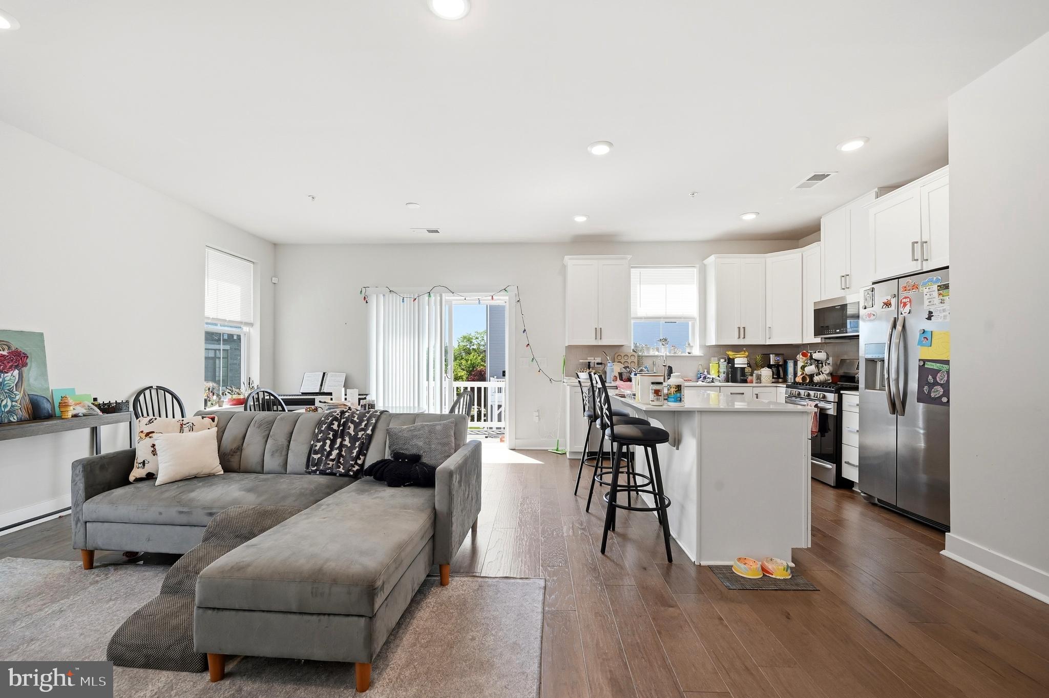 933 ANVIL COURT