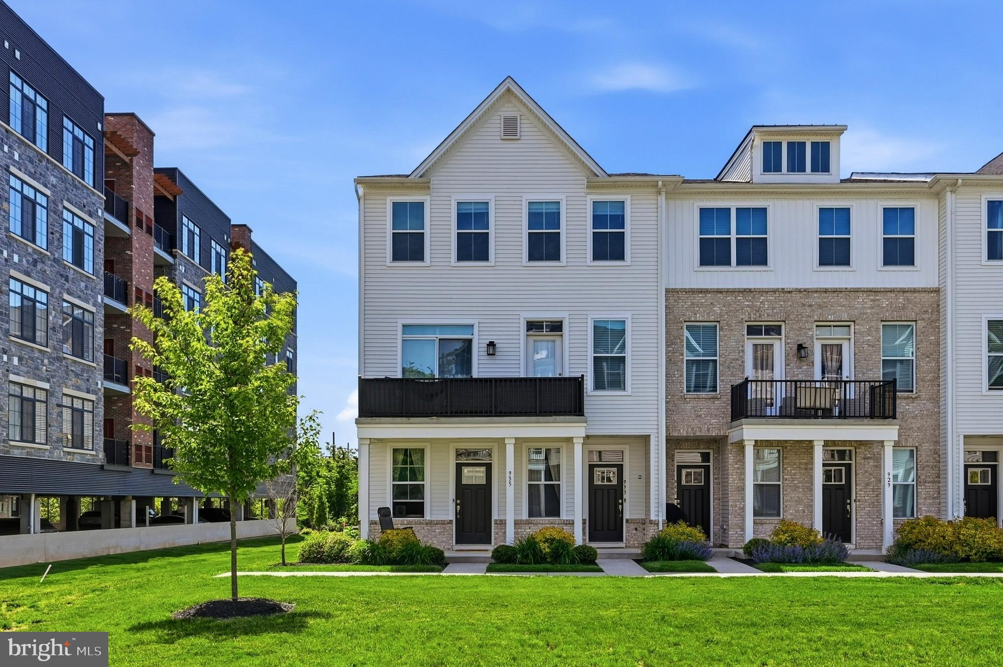 933 ANVIL COURT