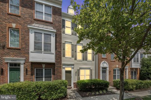 42810 FLANNIGAN TERRACE CHANTILLY VA 20152