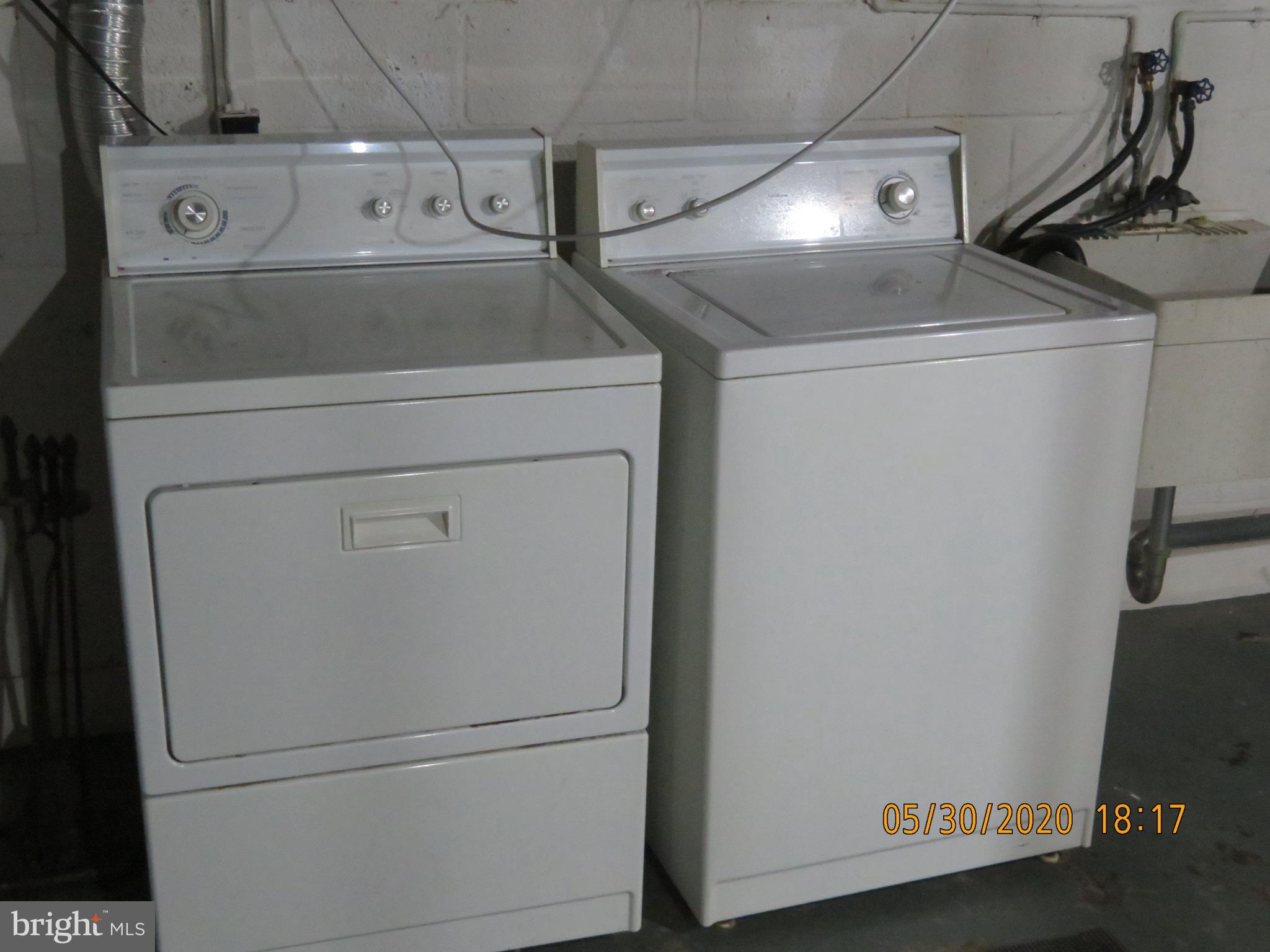 KENSINGTON ESTATES - Residential Lease