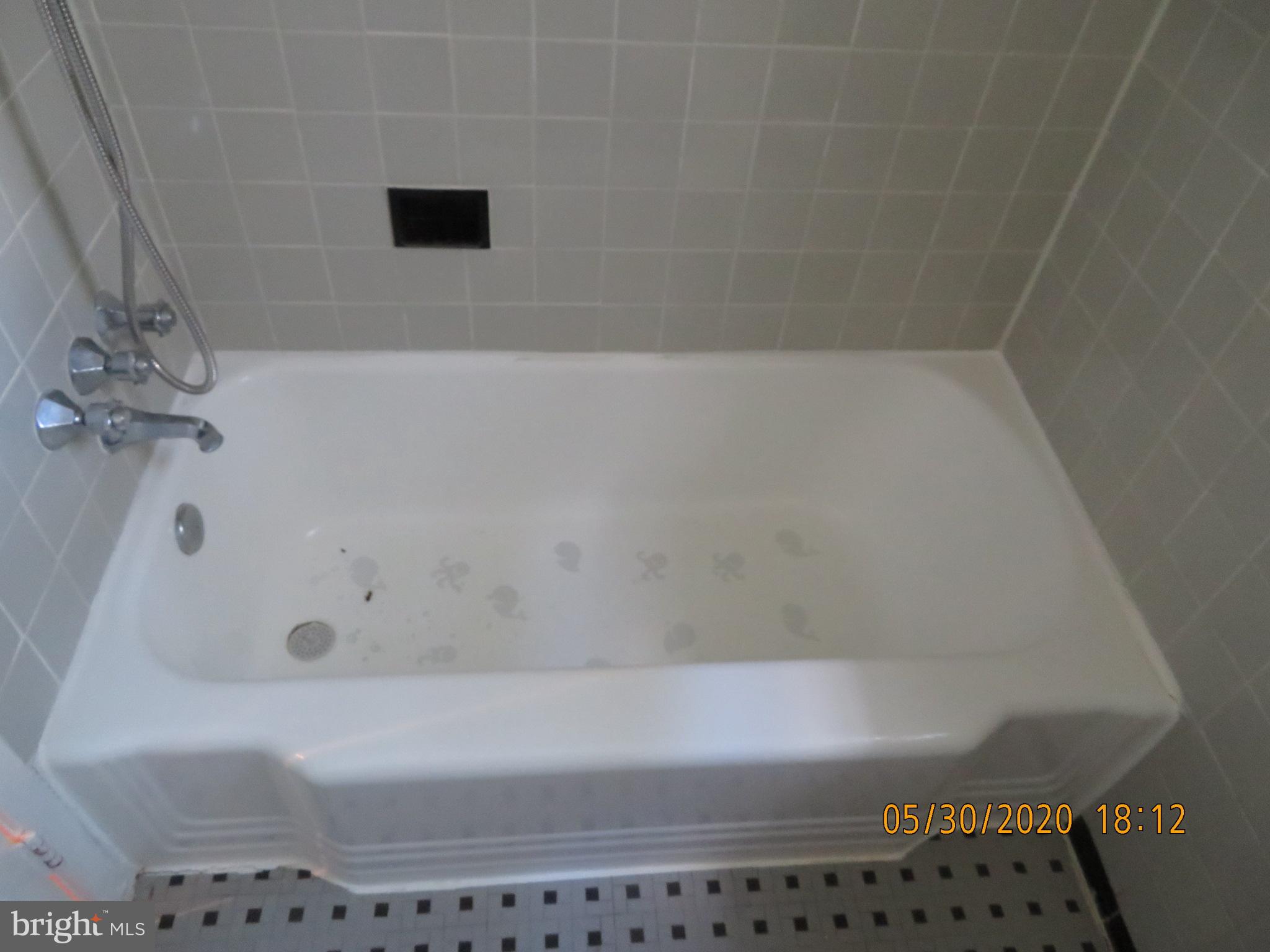 KENSINGTON ESTATES - Residential Lease