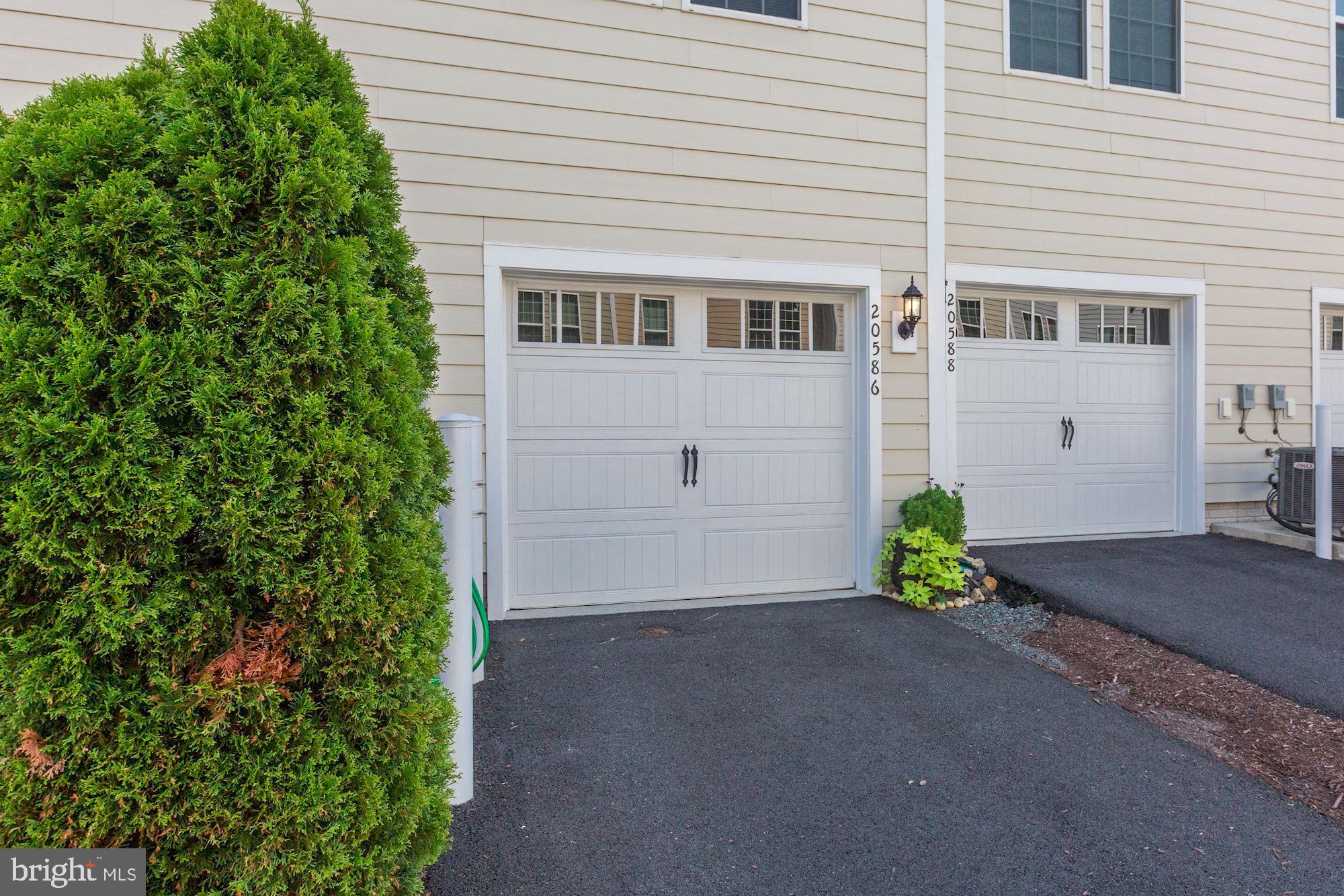 TOWNES AT GOOSE CREEK VILLAGE - Residential Lease