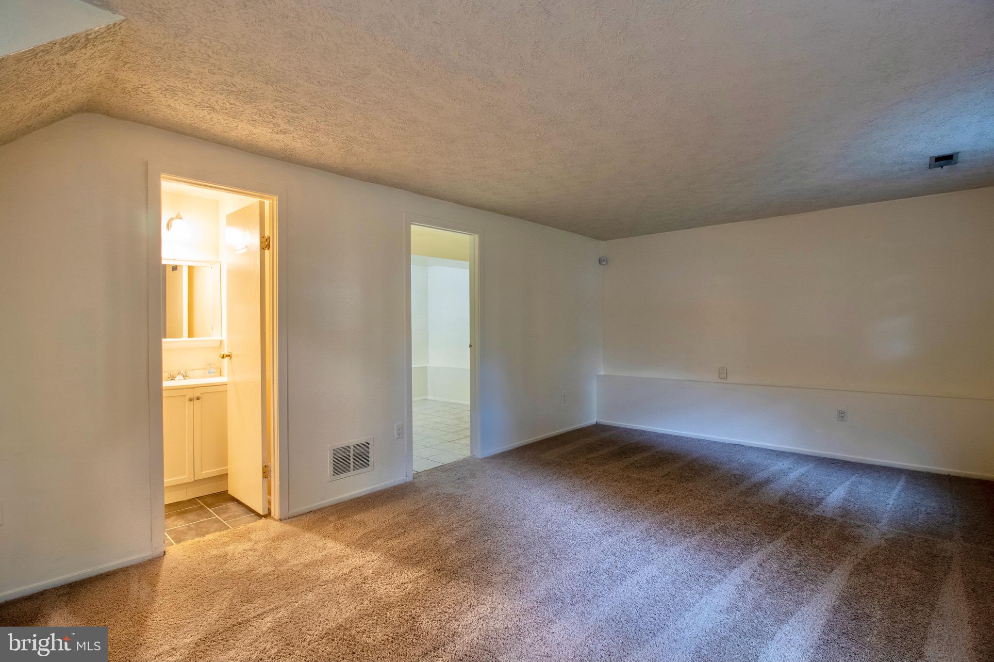 GREENBRIAR WOODS - Residential