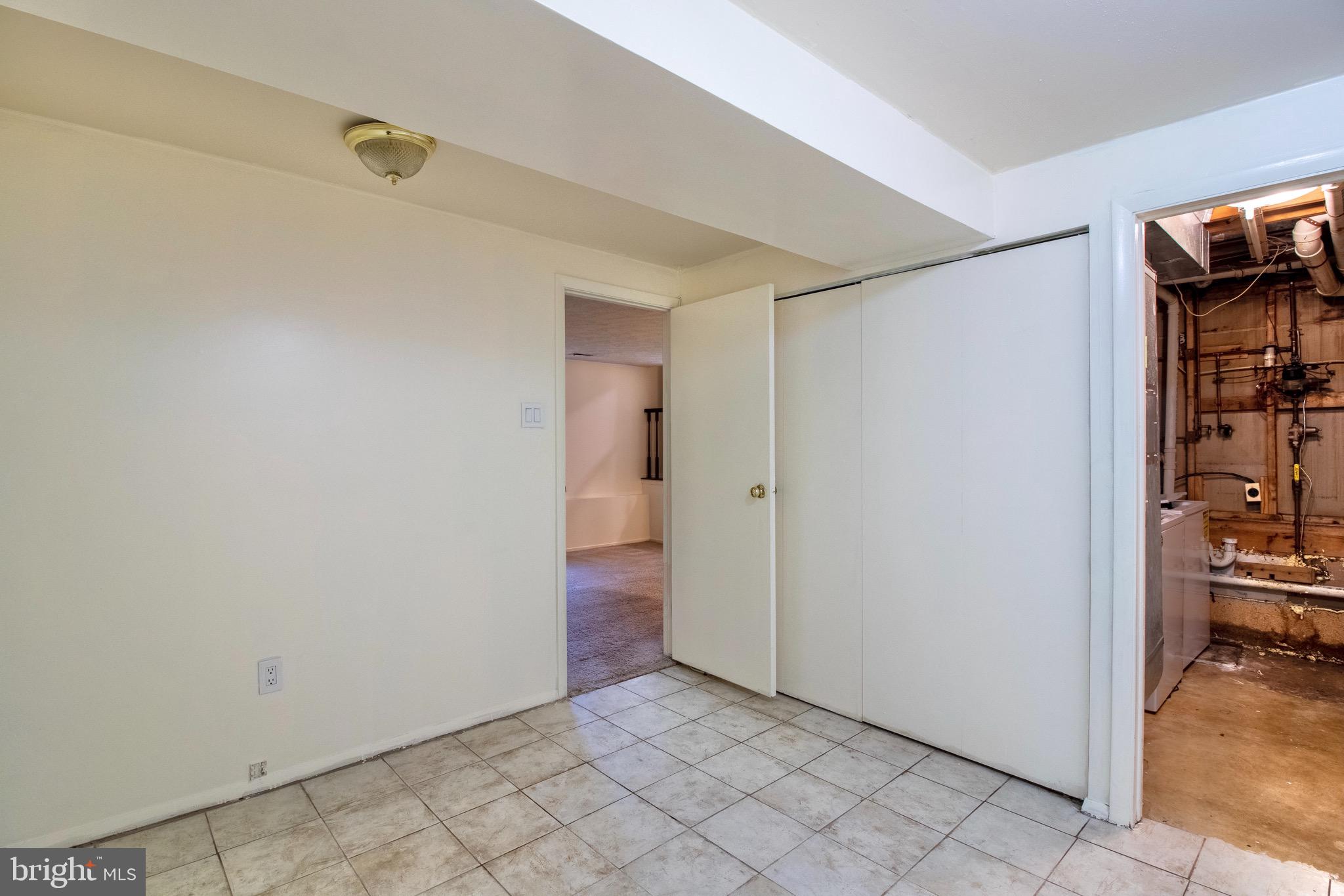 GREENBRIAR WOODS - Residential