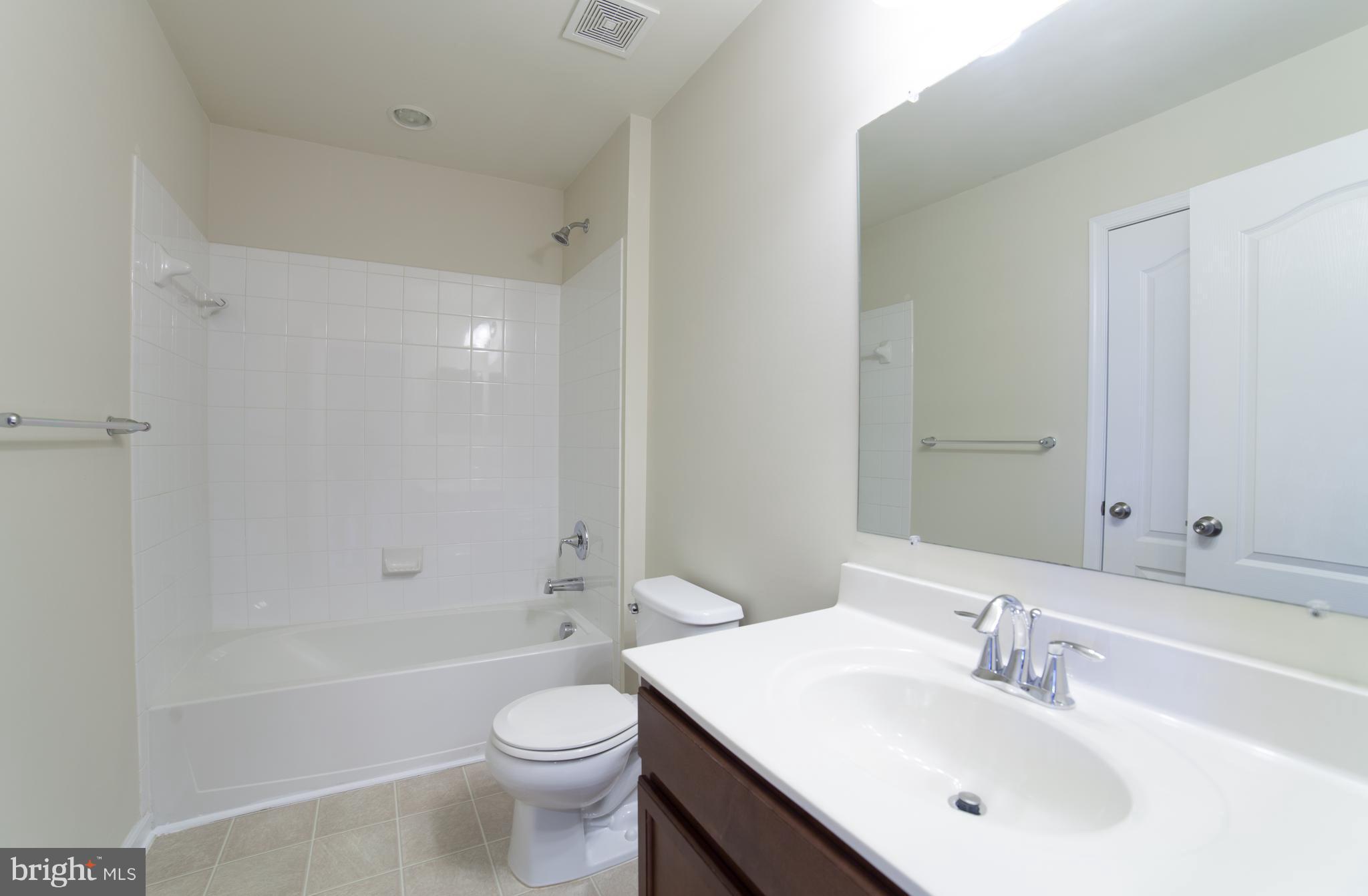 BLUE STREAM - Residential Lease