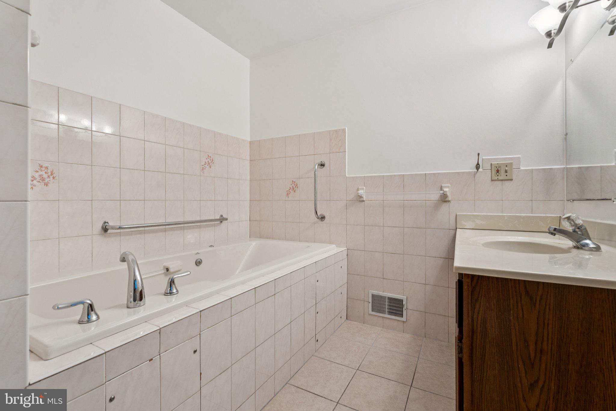 PLEASANT PLAINS - Residential