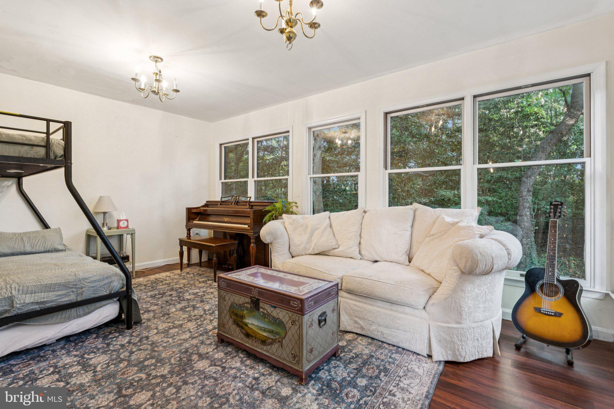 PLEASANT PLAINS - Residential