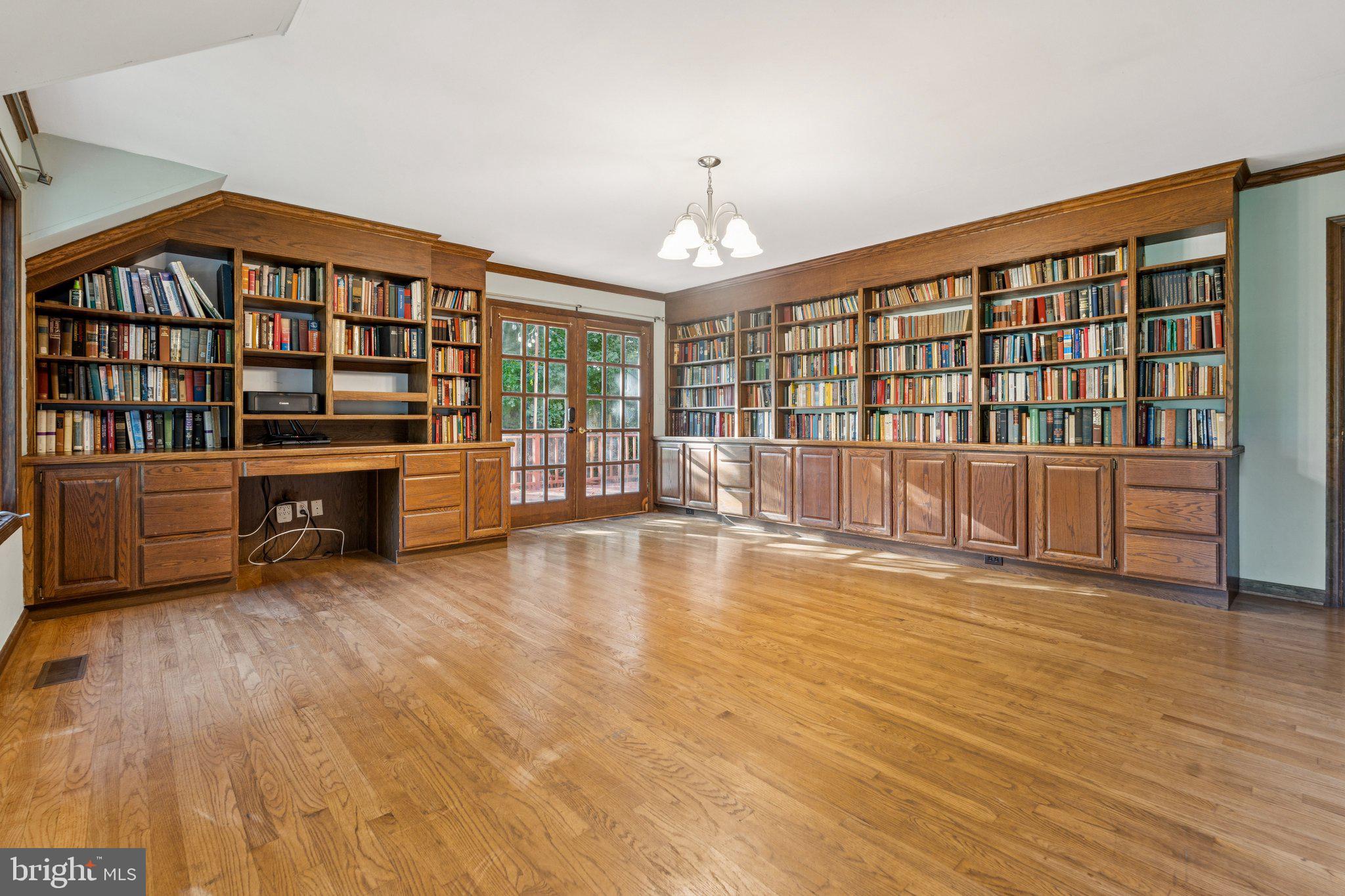 PLEASANT PLAINS - Residential