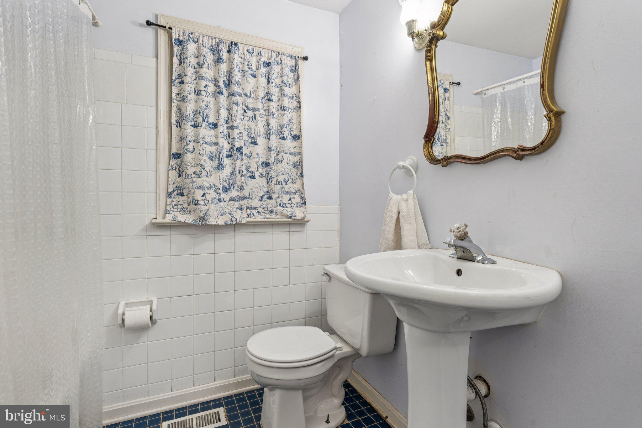 PLEASANT PLAINS - Residential