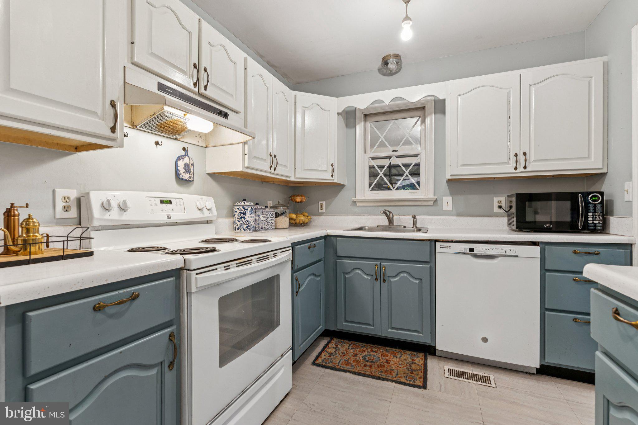 PLEASANT PLAINS - Residential