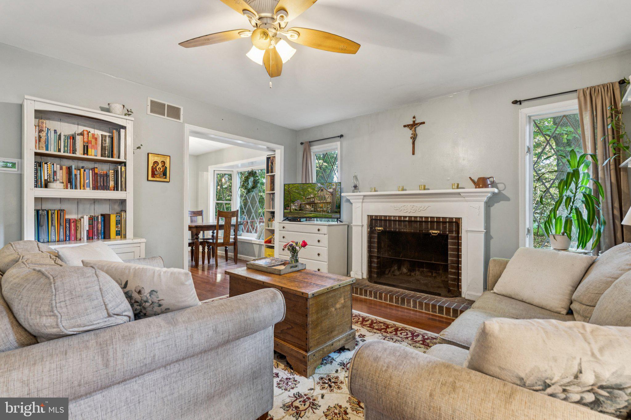 PLEASANT PLAINS - Residential