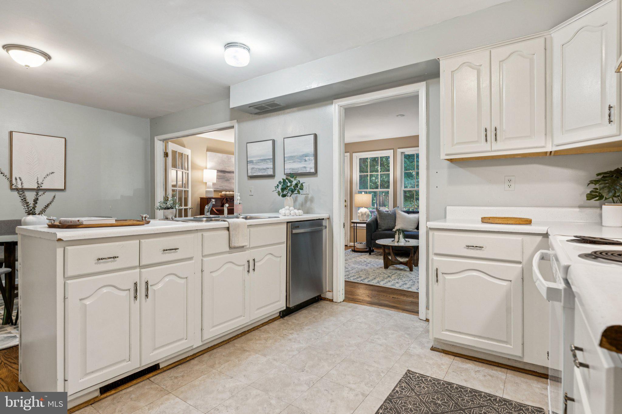 PLEASANT PLAINS - Residential