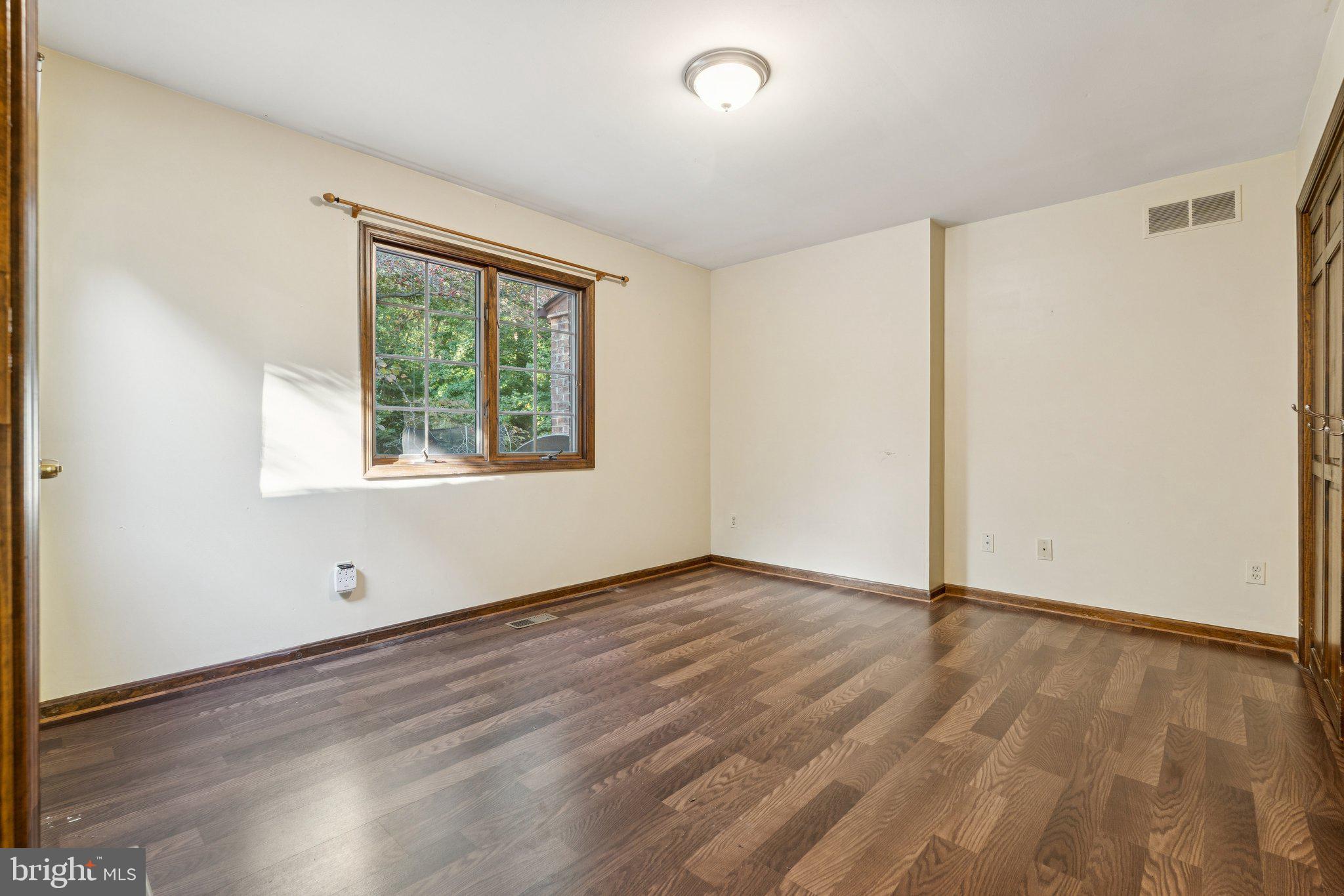 PLEASANT PLAINS - Residential