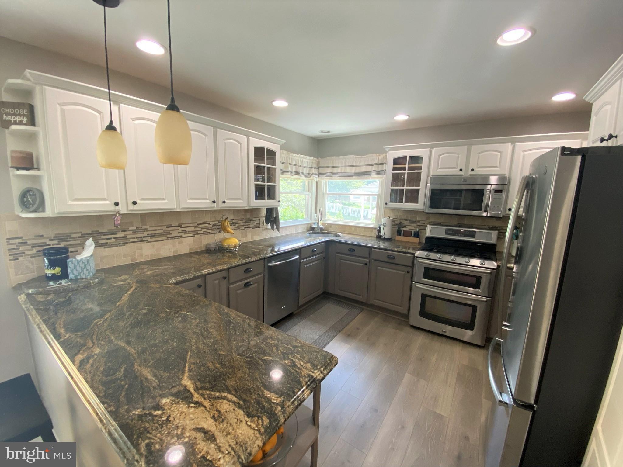 FOREST LAKES - Residential