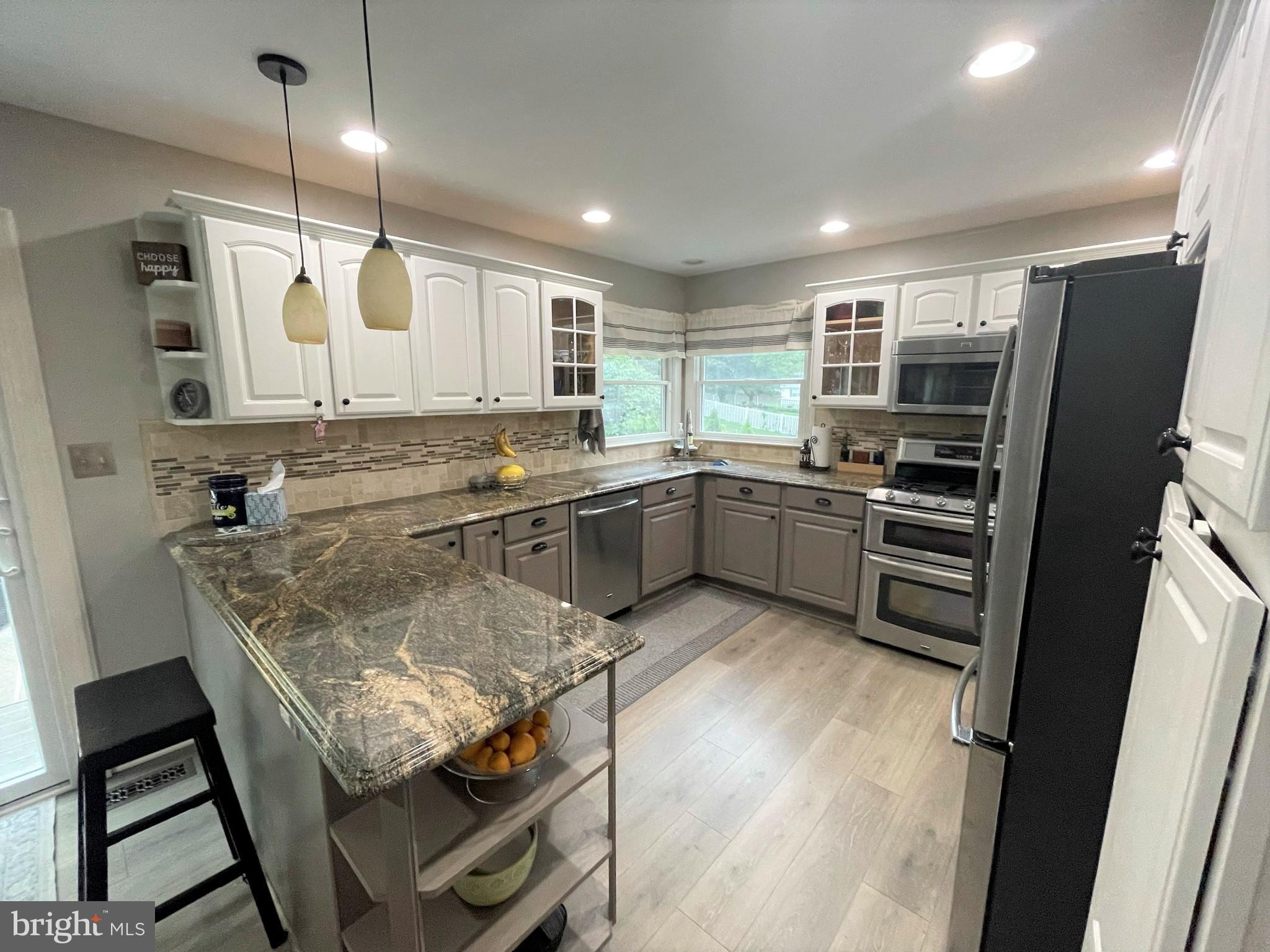 FOREST LAKES - Residential