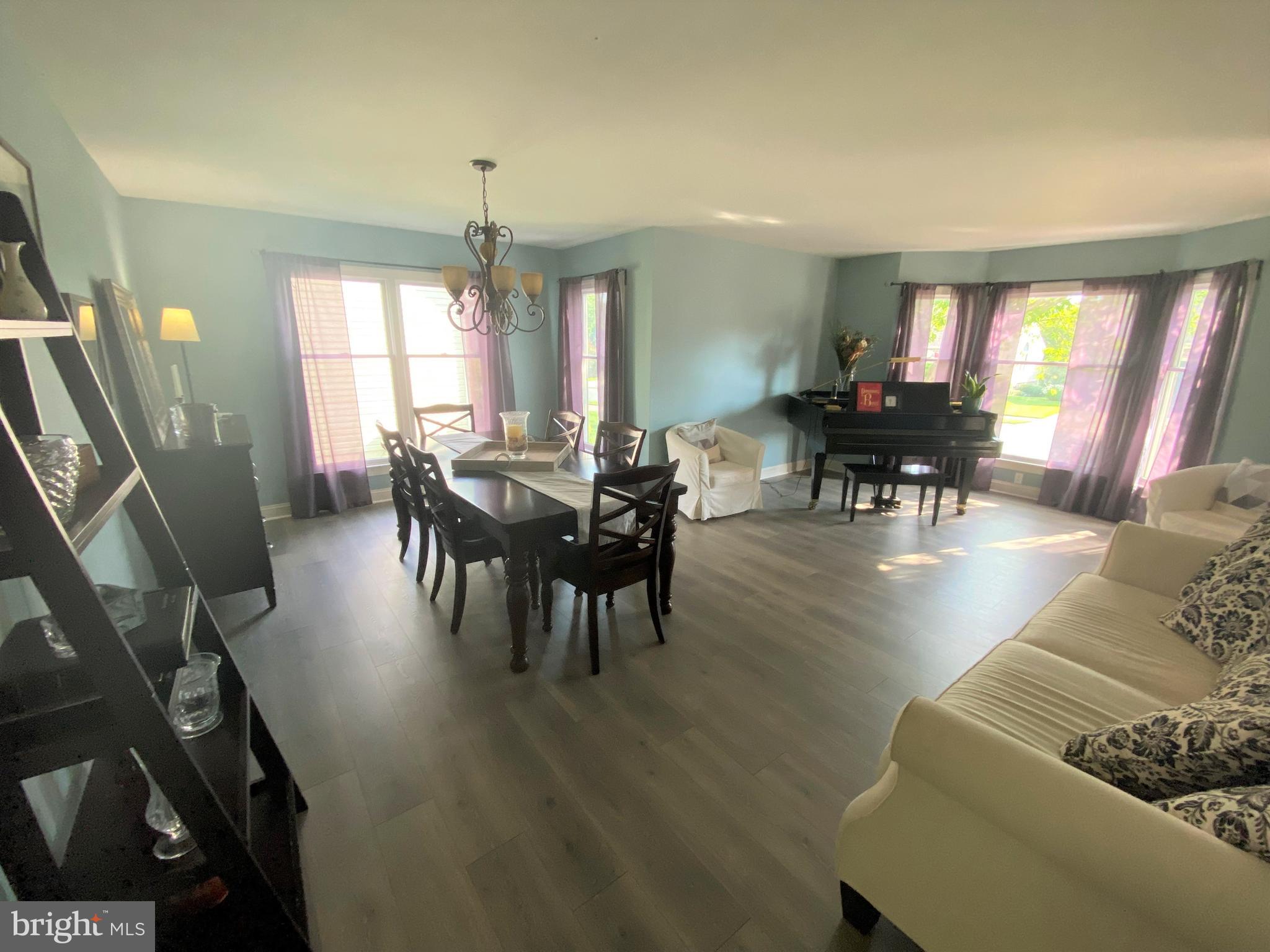 FOREST LAKES - Residential