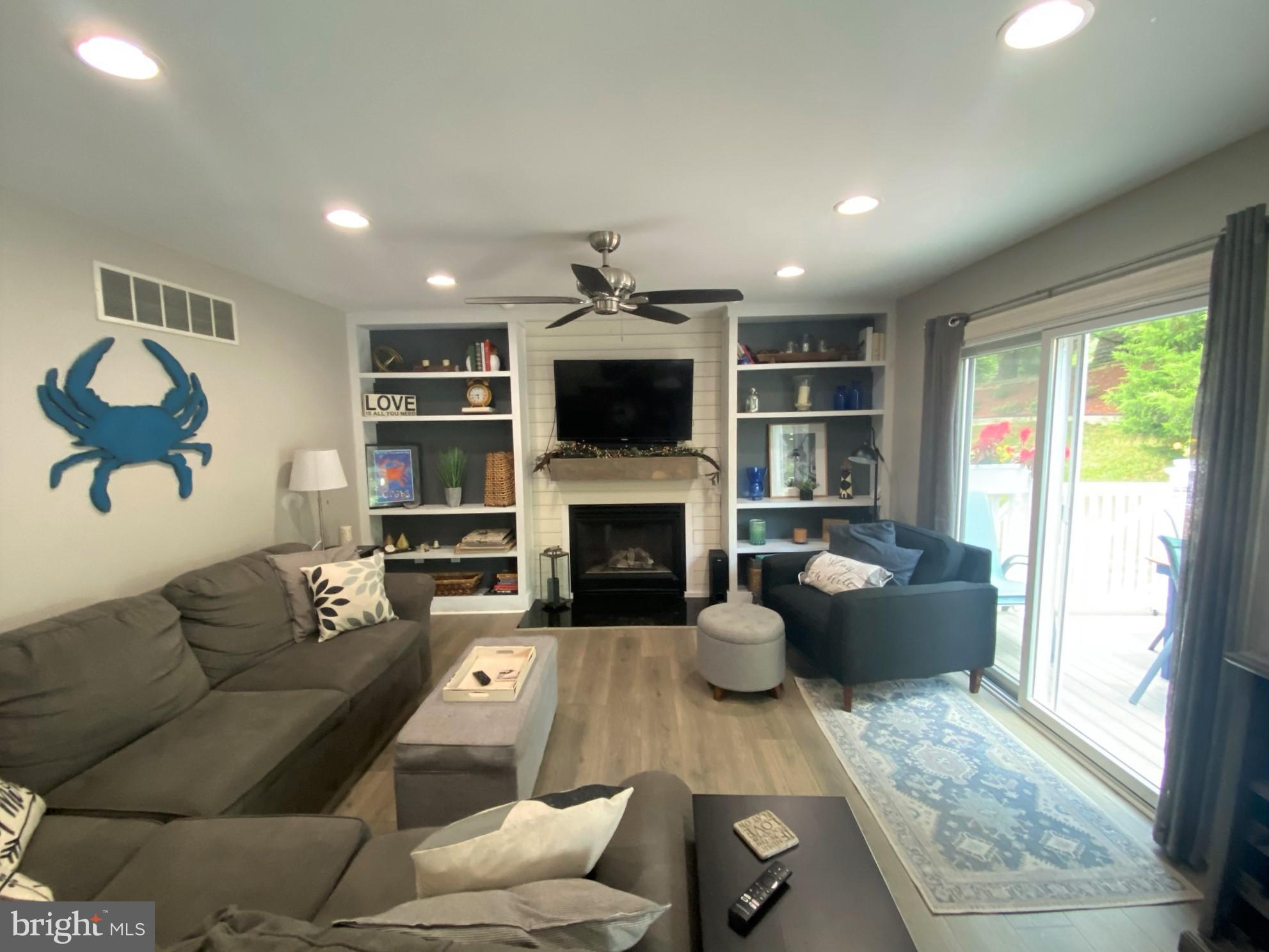 FOREST LAKES - Residential