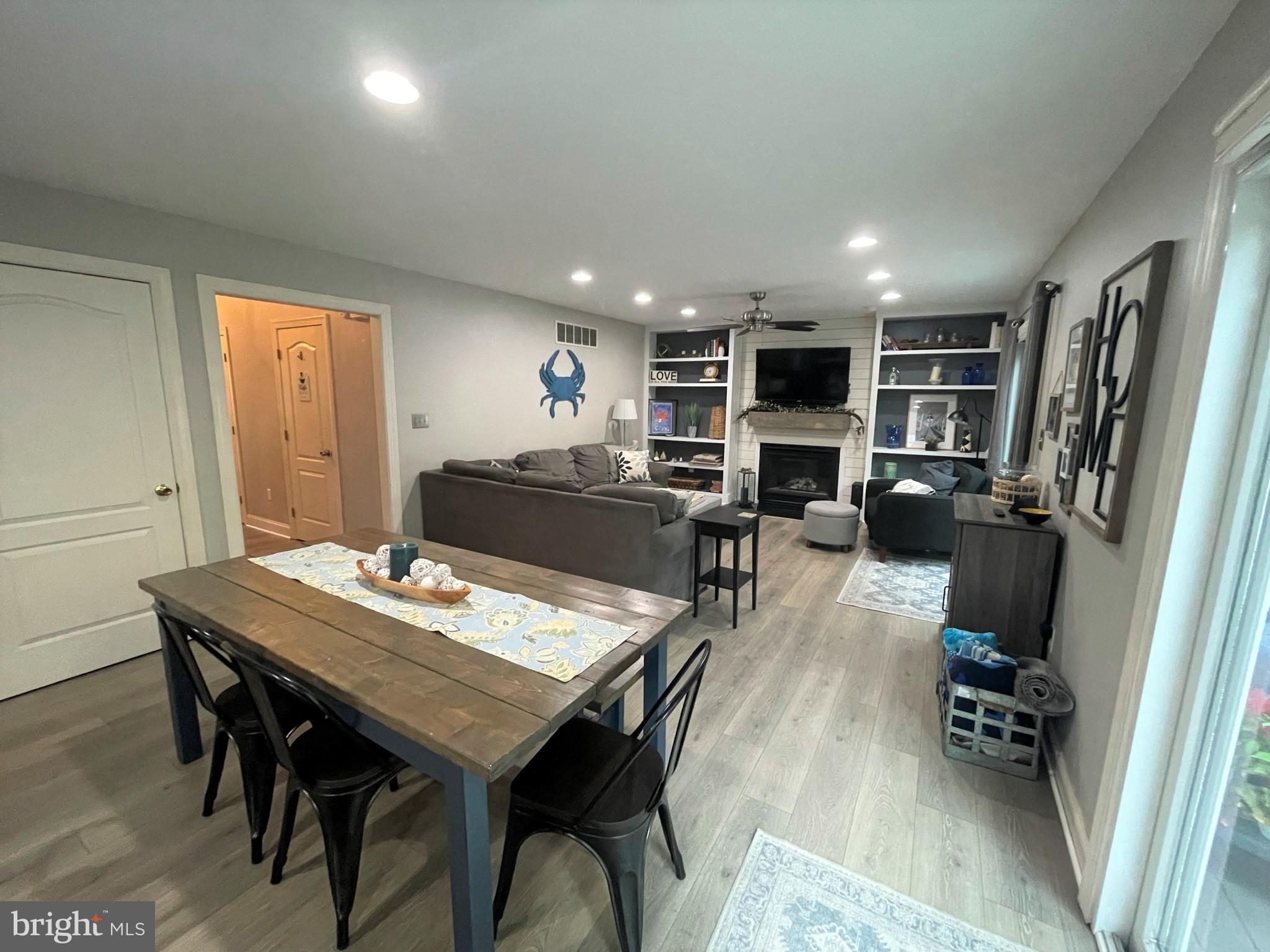 FOREST LAKES - Residential