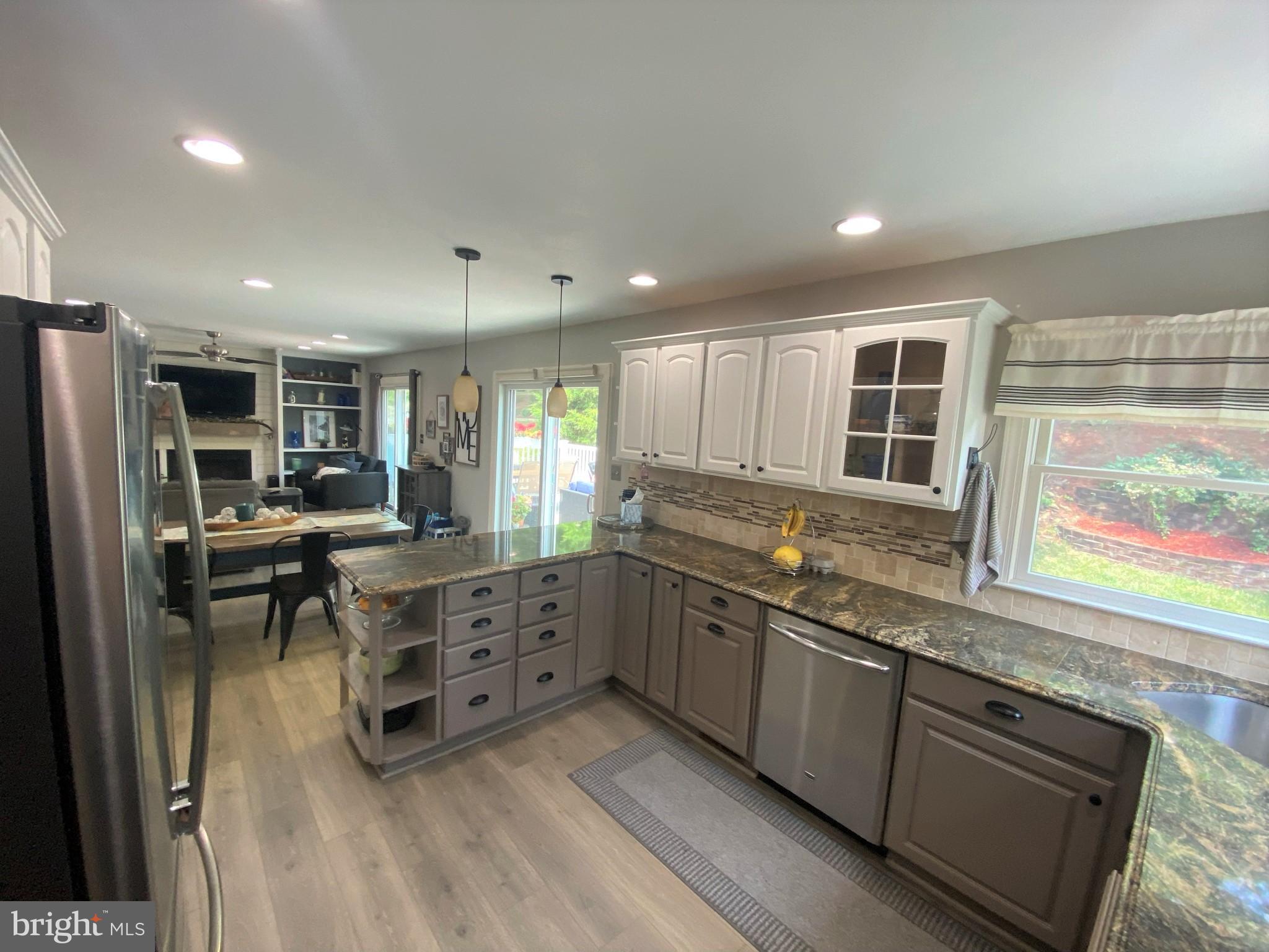 FOREST LAKES - Residential