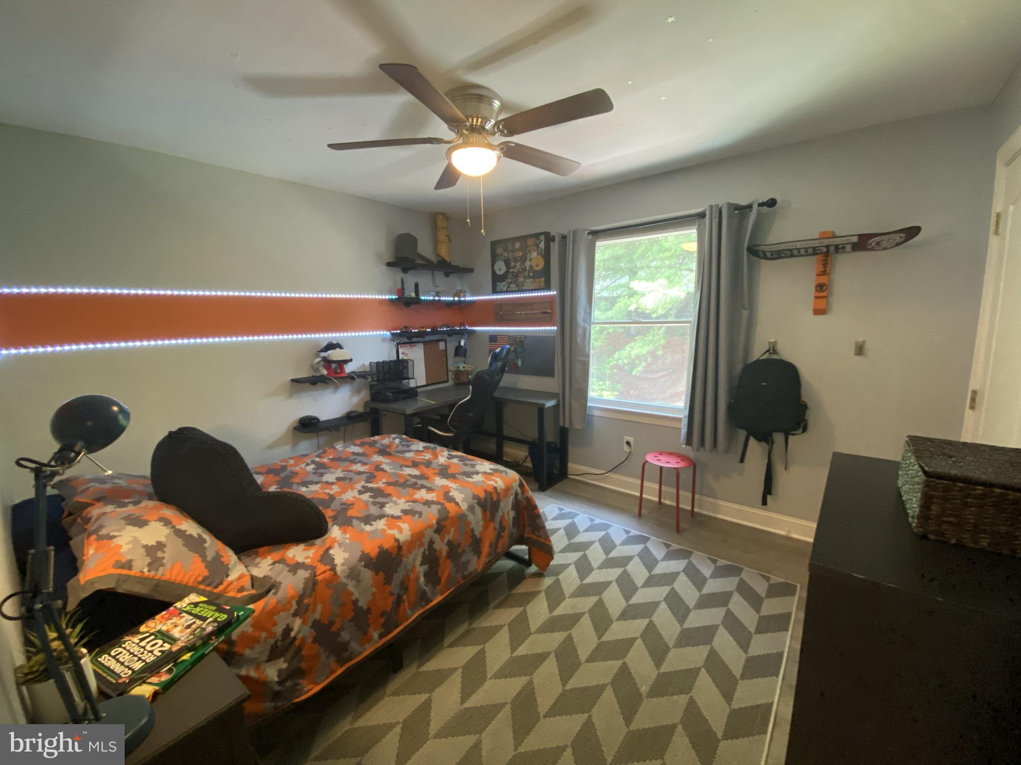 FOREST LAKES - Residential