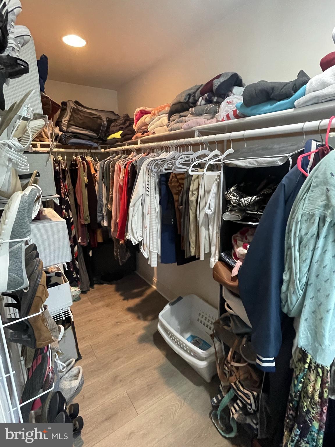 FOREST LAKES - Residential