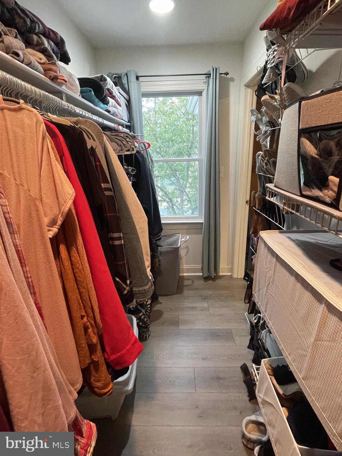 FOREST LAKES - Residential