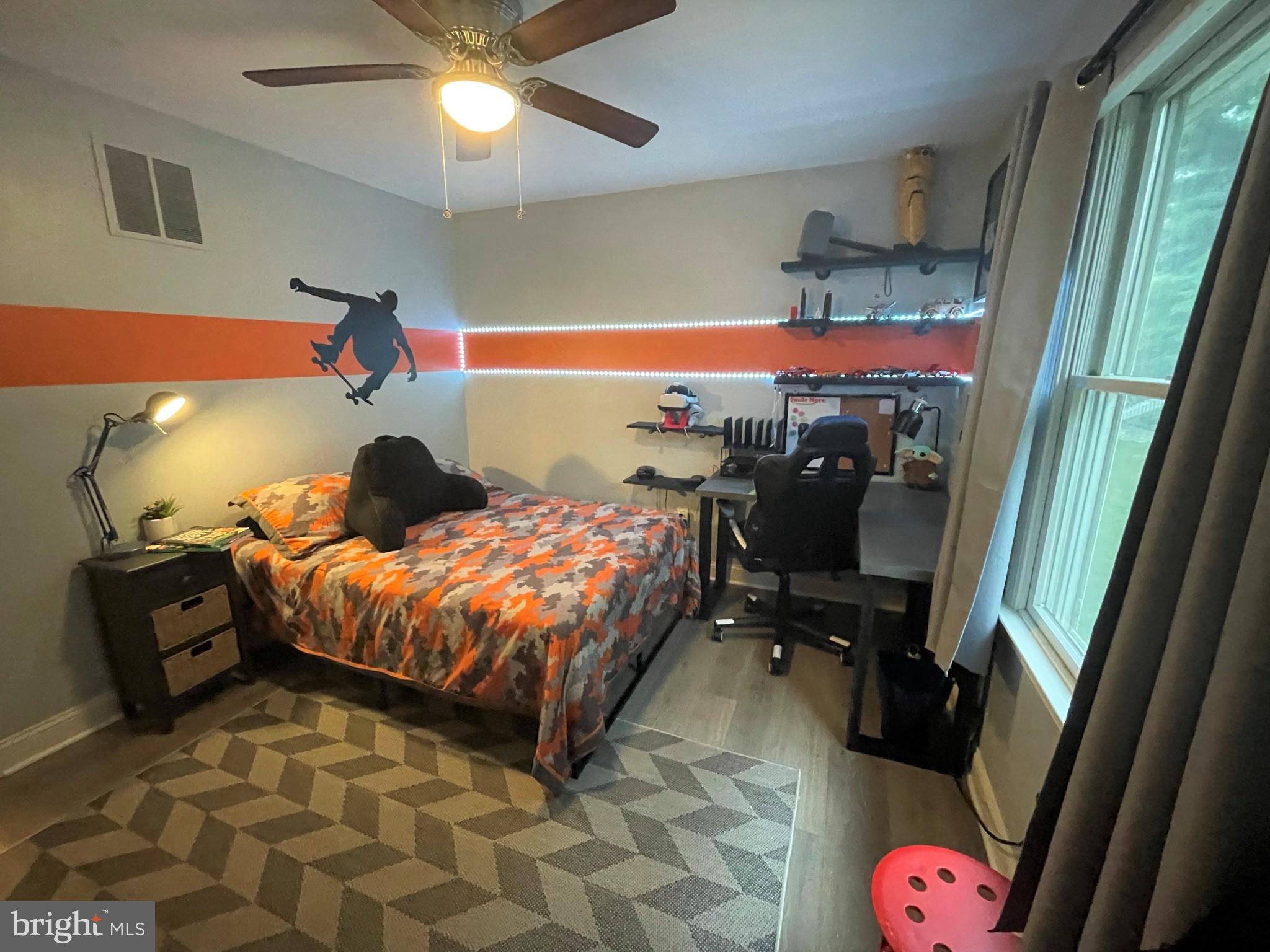 FOREST LAKES - Residential