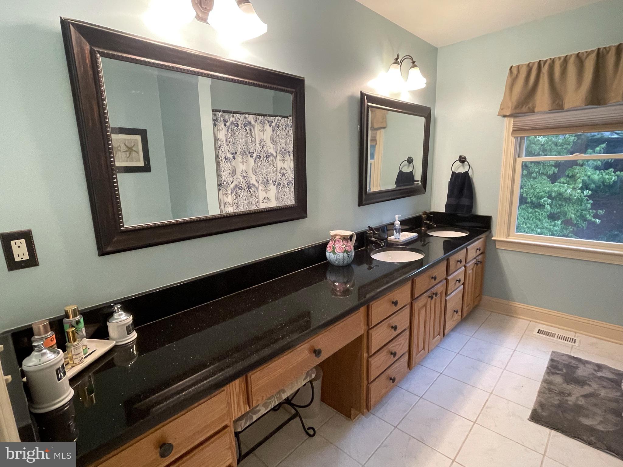 FOREST LAKES - Residential