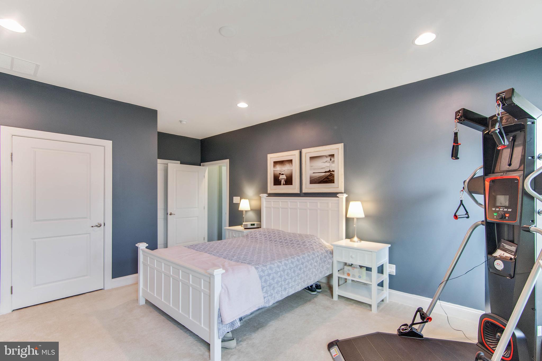 SEVEN HILLS - Residential