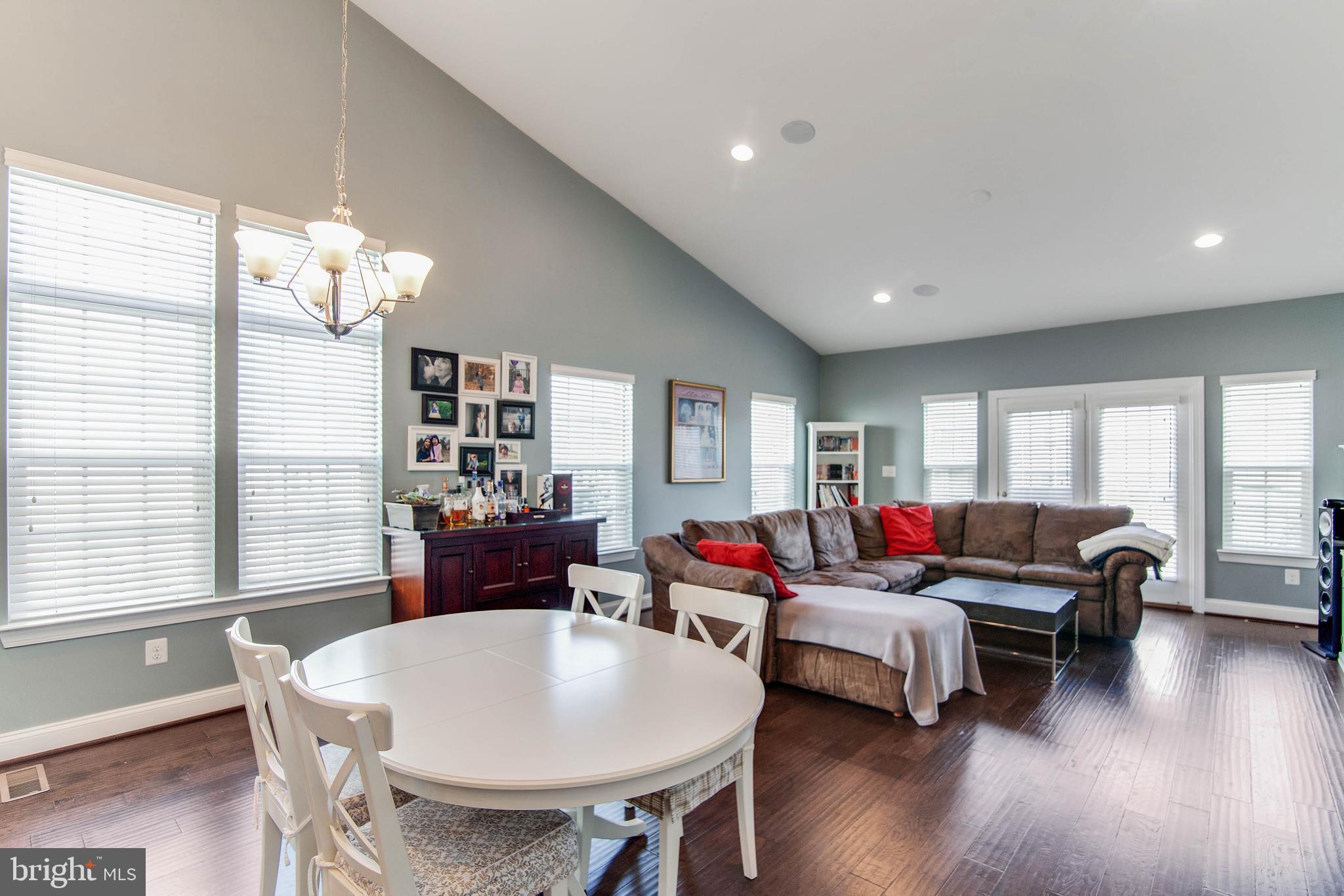 SEVEN HILLS - Residential