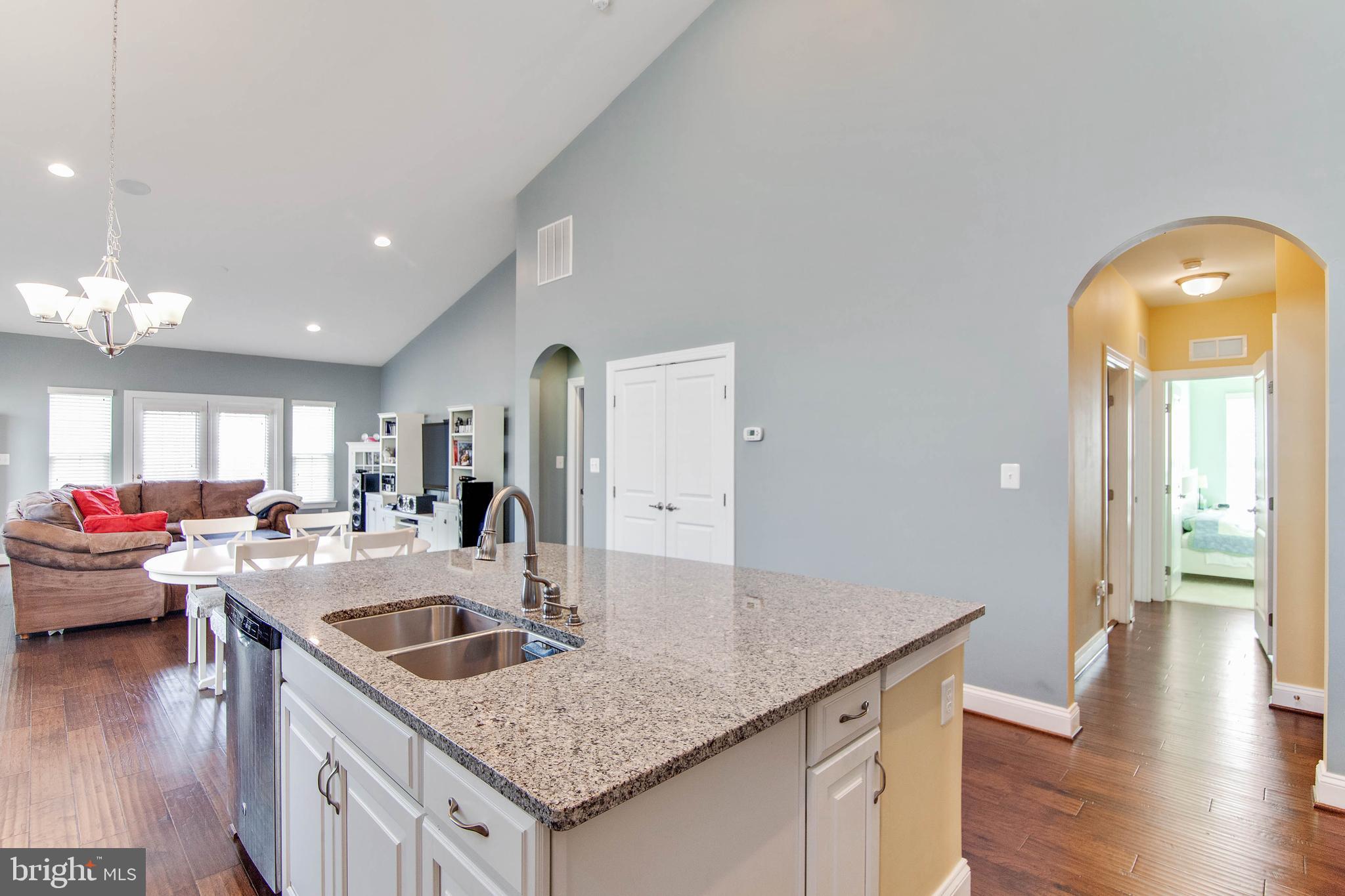 SEVEN HILLS - Residential