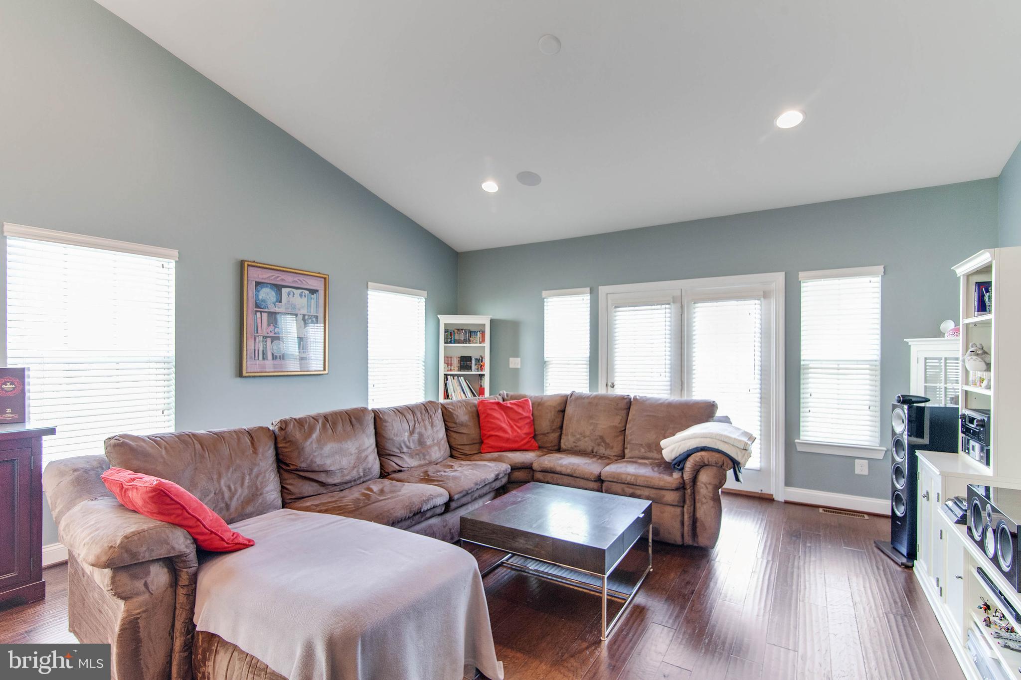 SEVEN HILLS - Residential