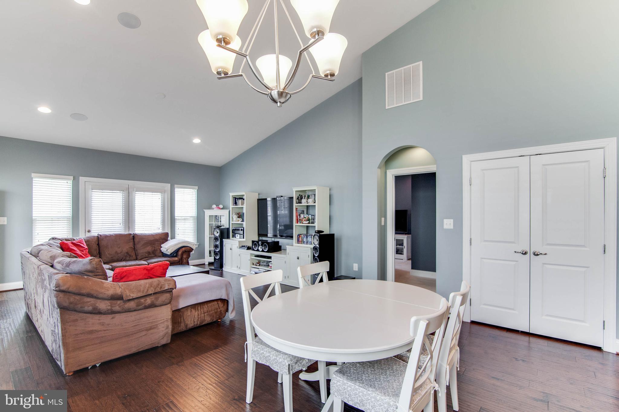 SEVEN HILLS - Residential