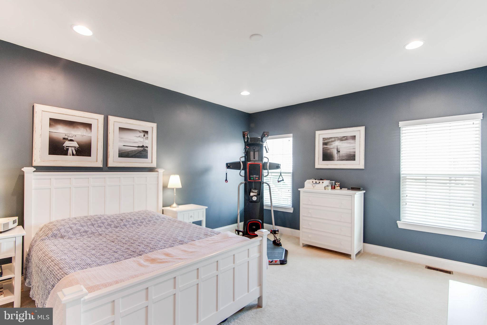 SEVEN HILLS - Residential