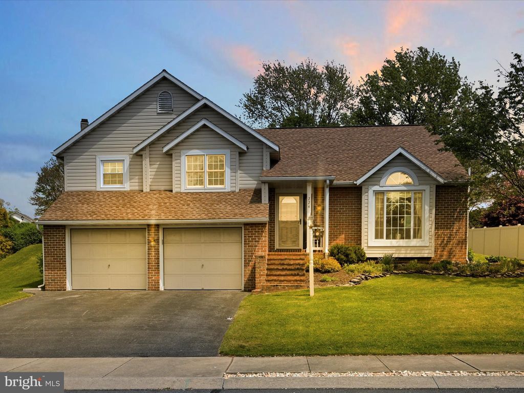 Photo of 224 MASON DR, EPHRATA, PA 17522 (MLS # PALA2033820)