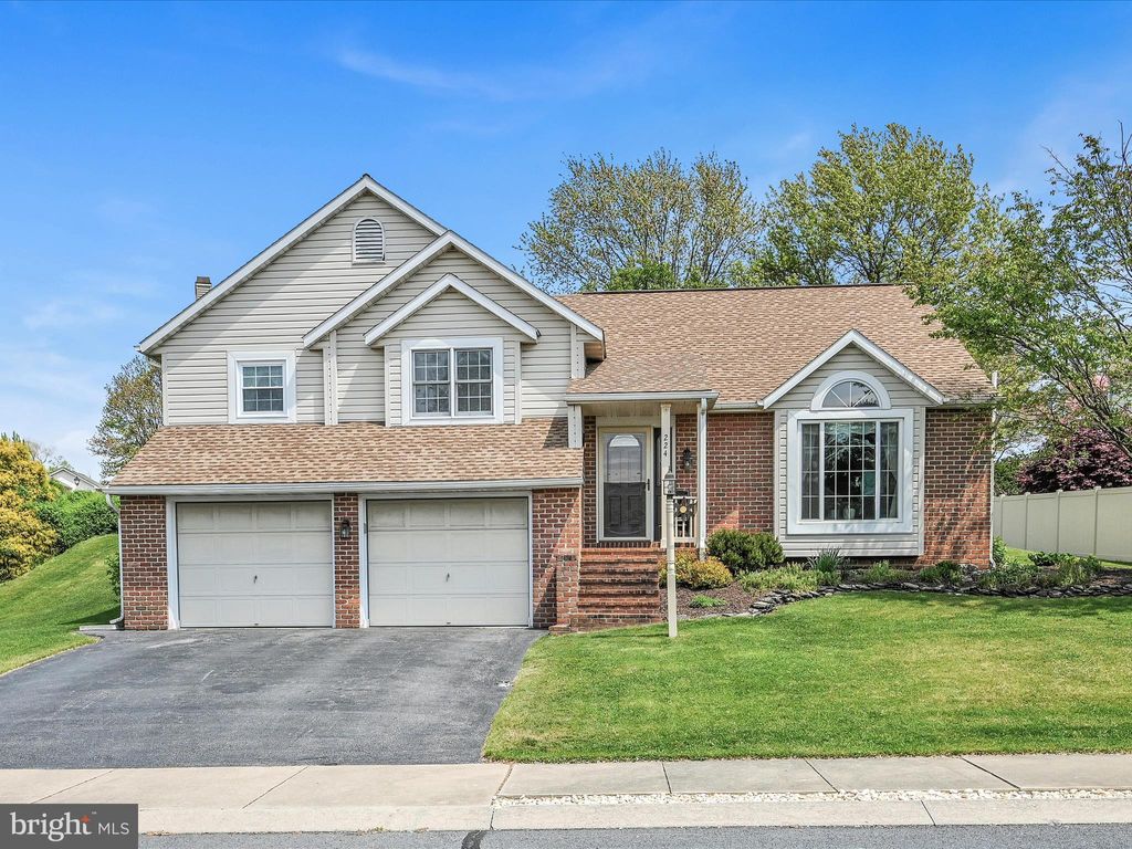 Photo of 224 MASON DR, EPHRATA, PA 17522 (MLS # PALA2033820)