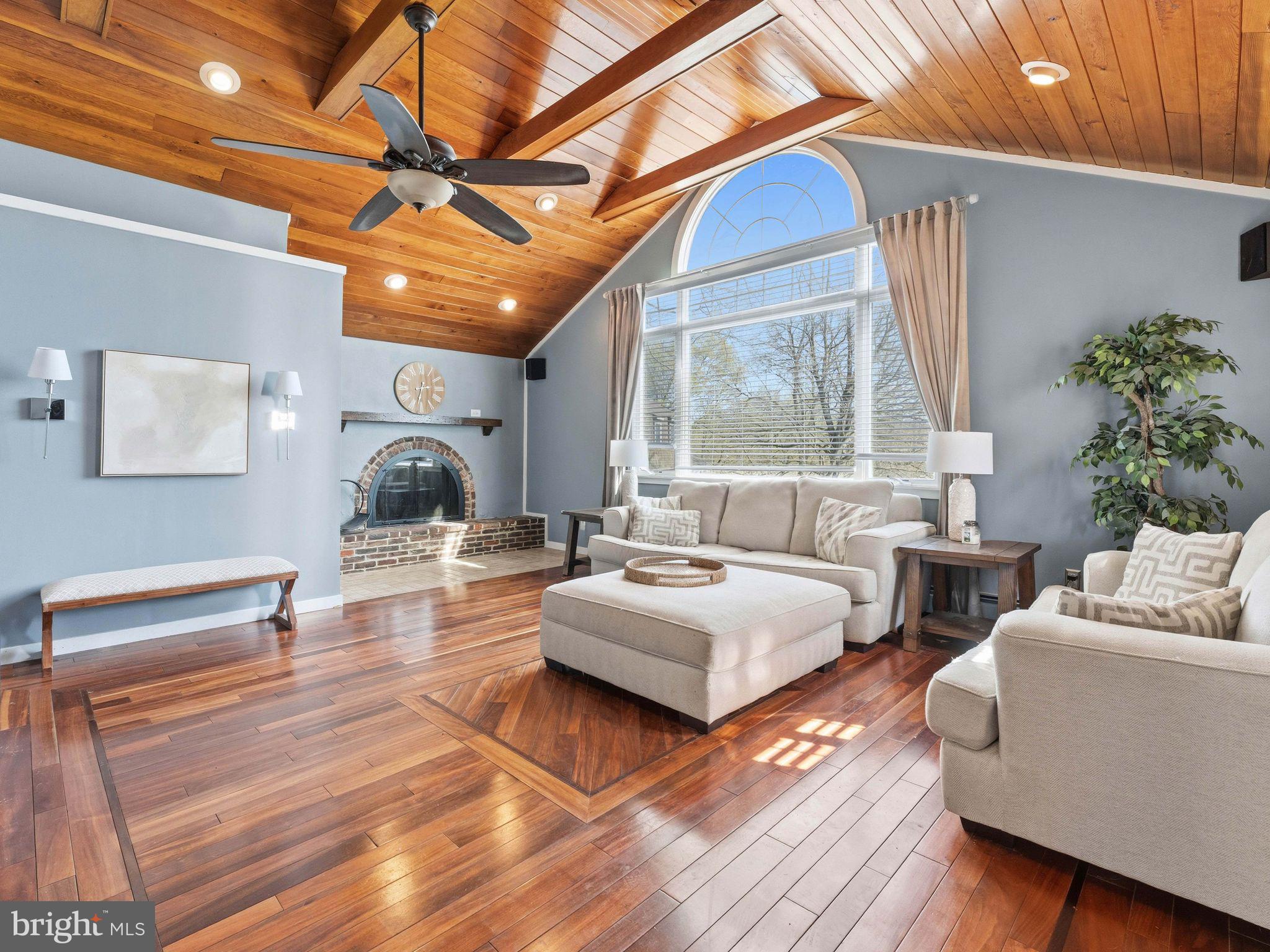 RED FOX KNOLL - Residential