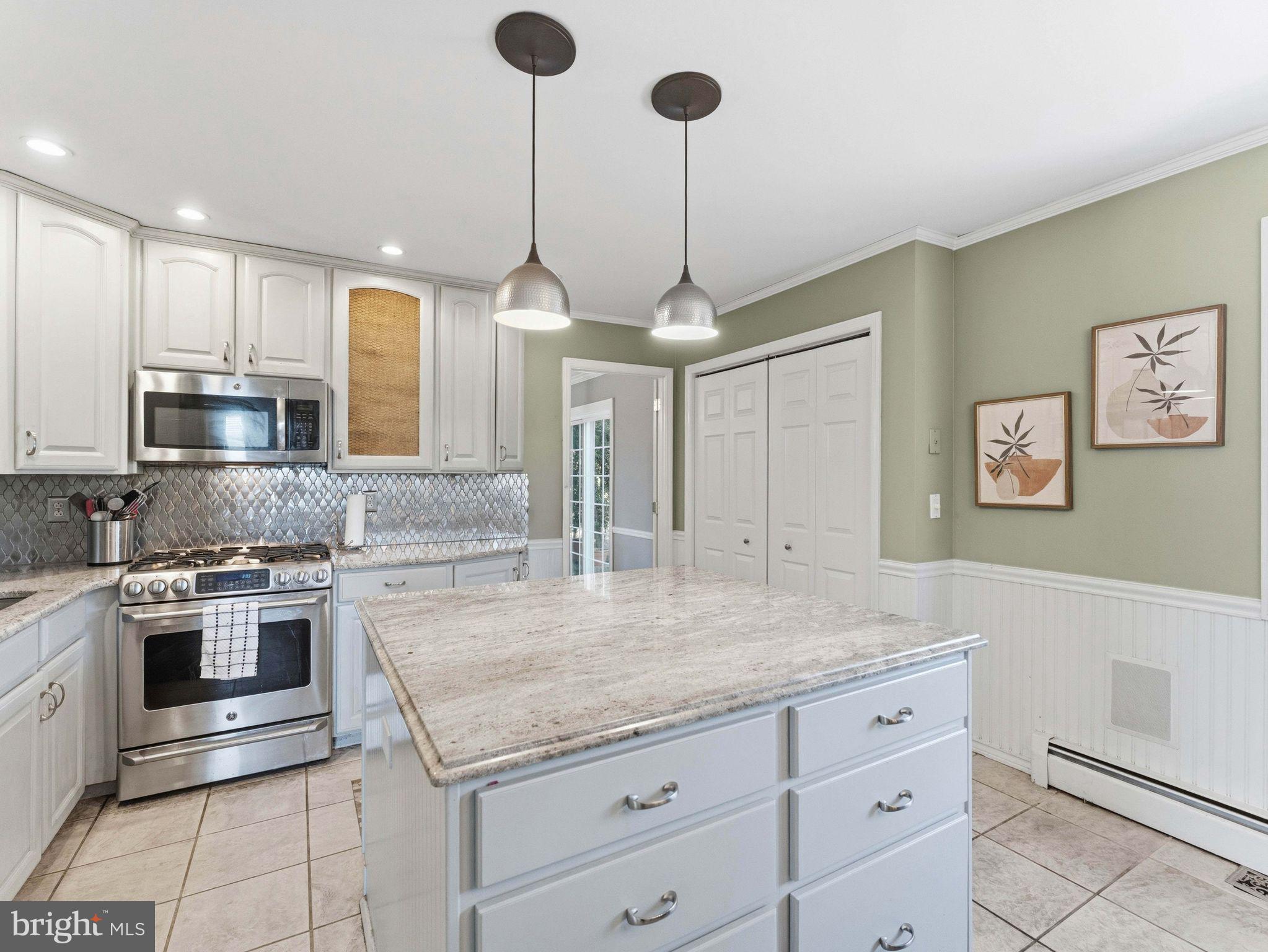 RED FOX KNOLL - Residential