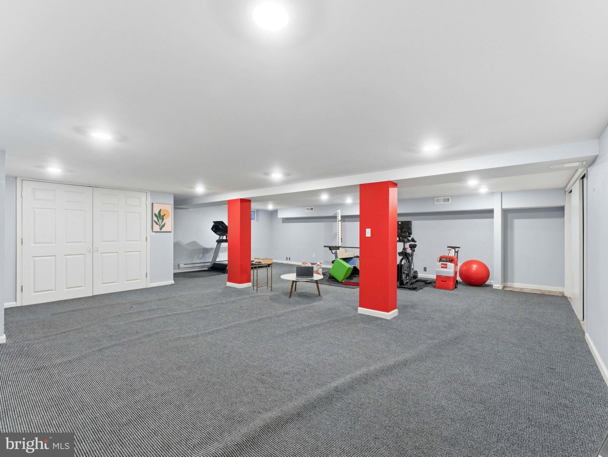 RED FOX KNOLL - Residential