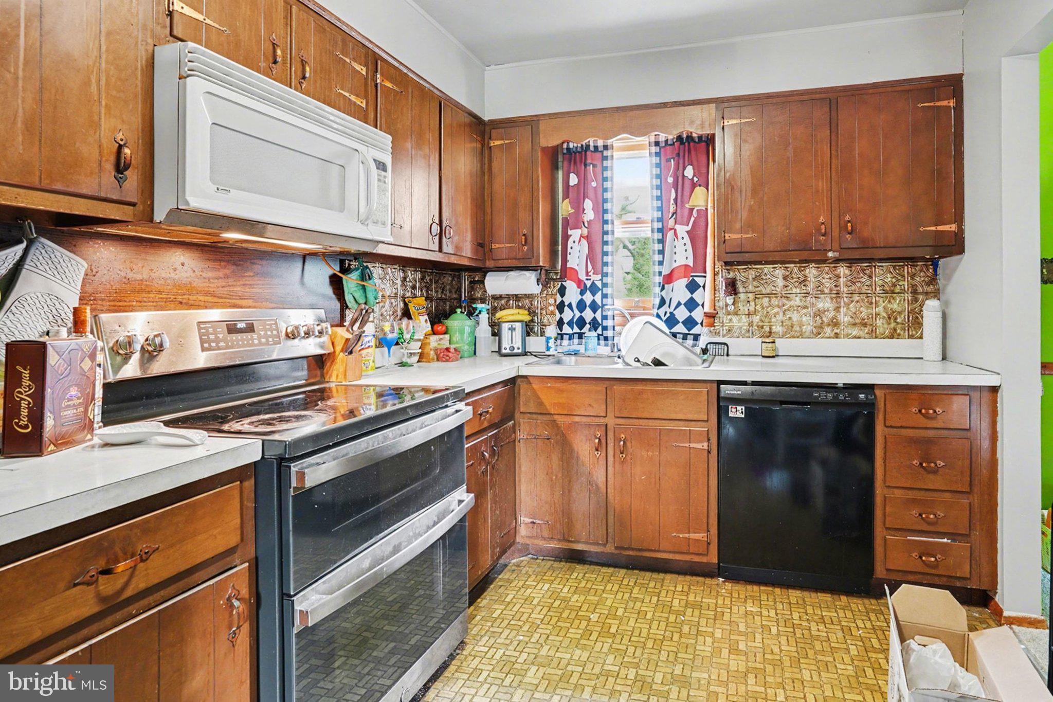 WEST CREEK HILLS - Residential