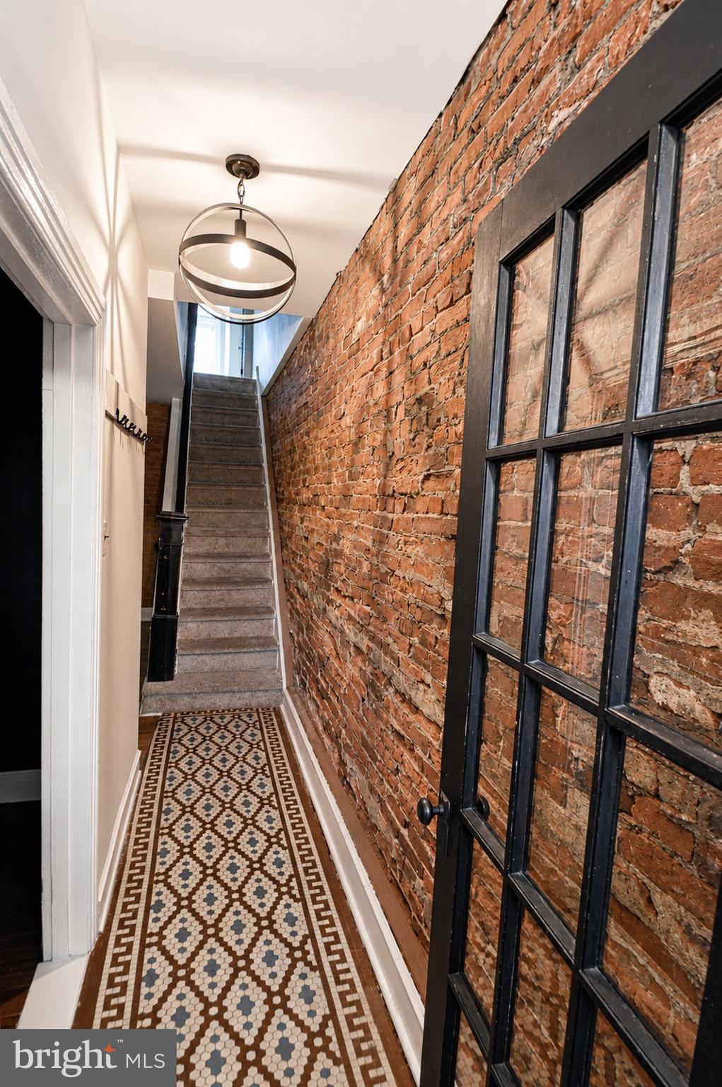 101 W UNION STREET