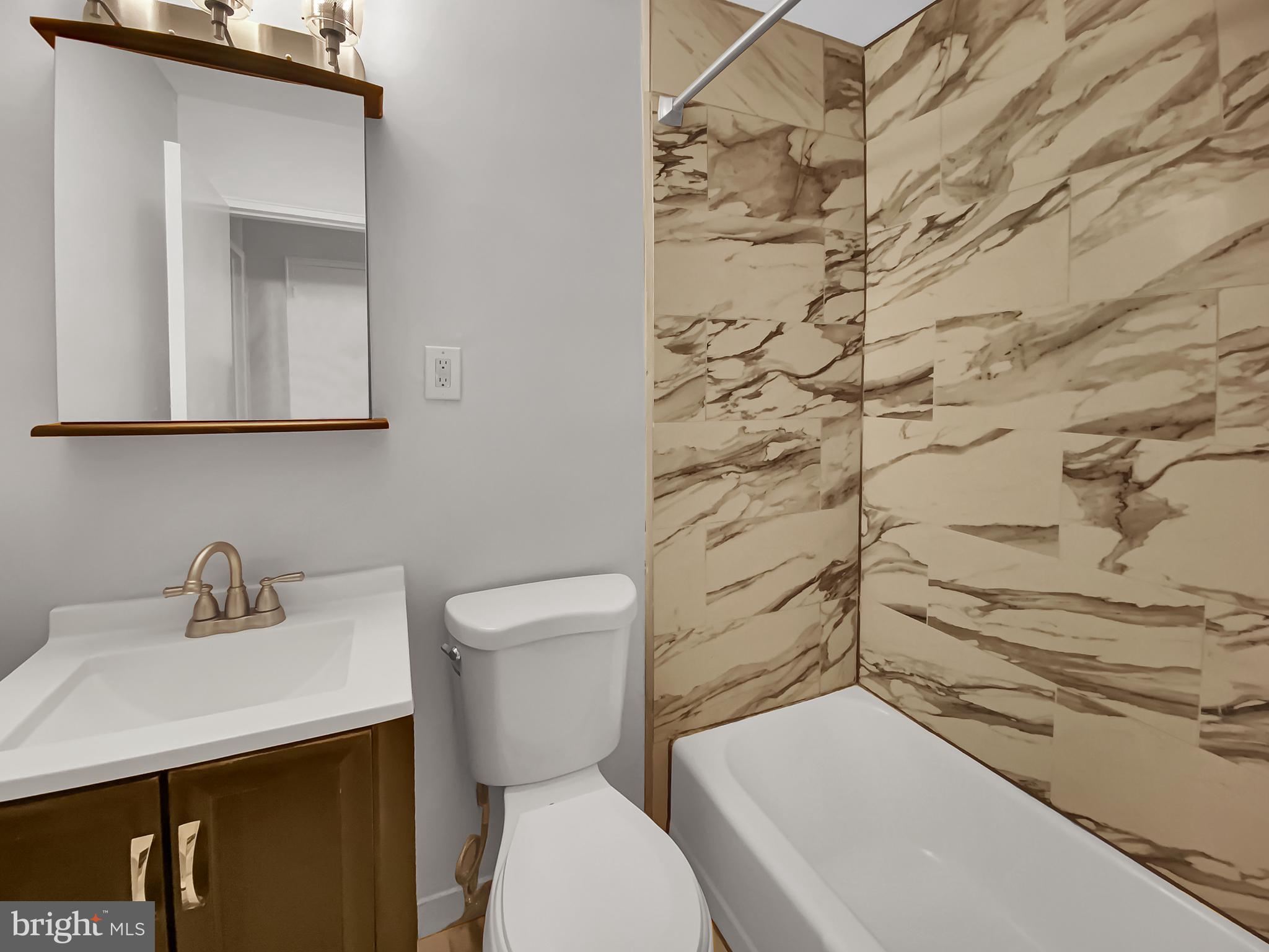 KENWOOD HOUSE - Residential Lease