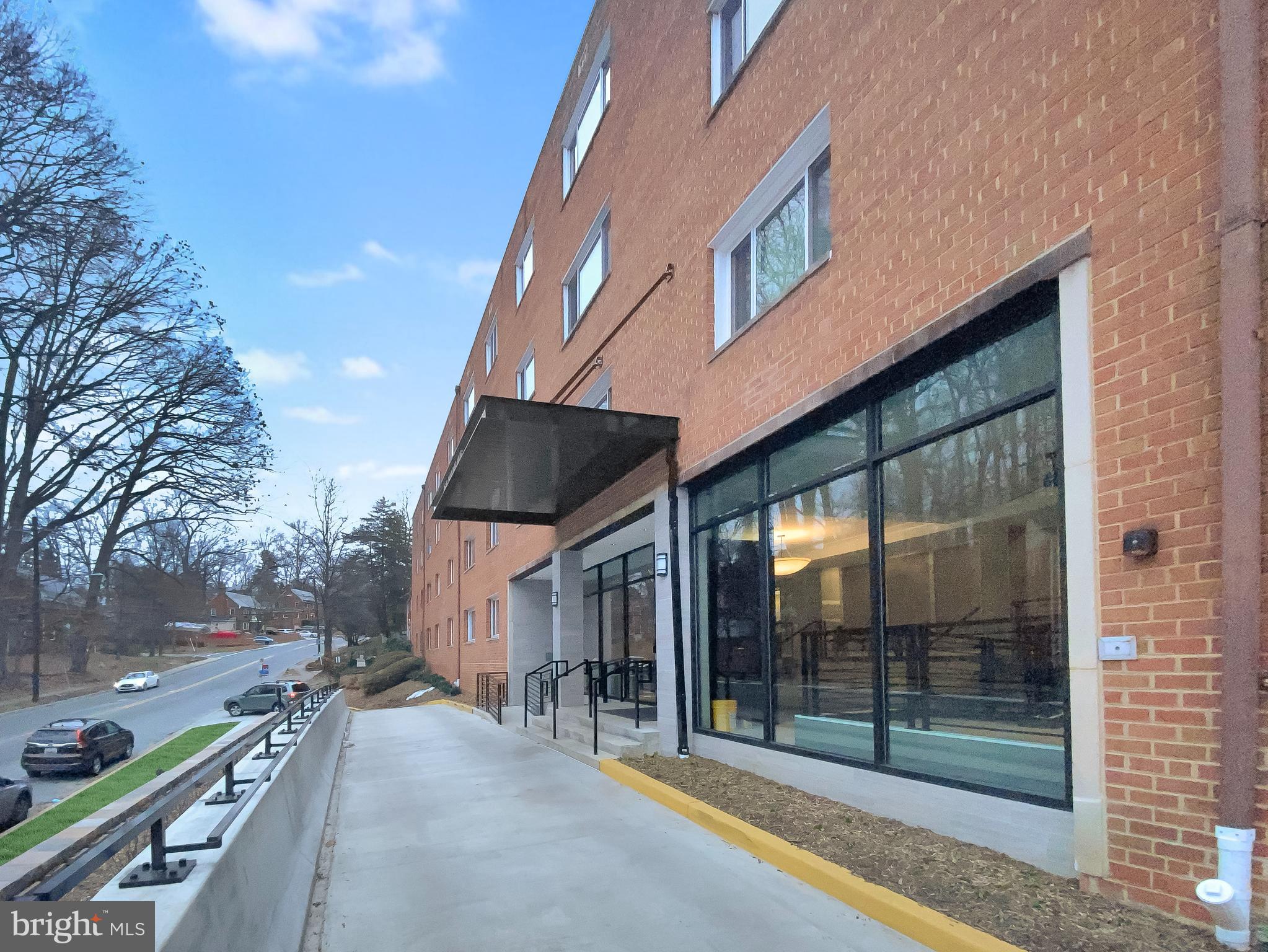 KENWOOD HOUSE - Residential Lease