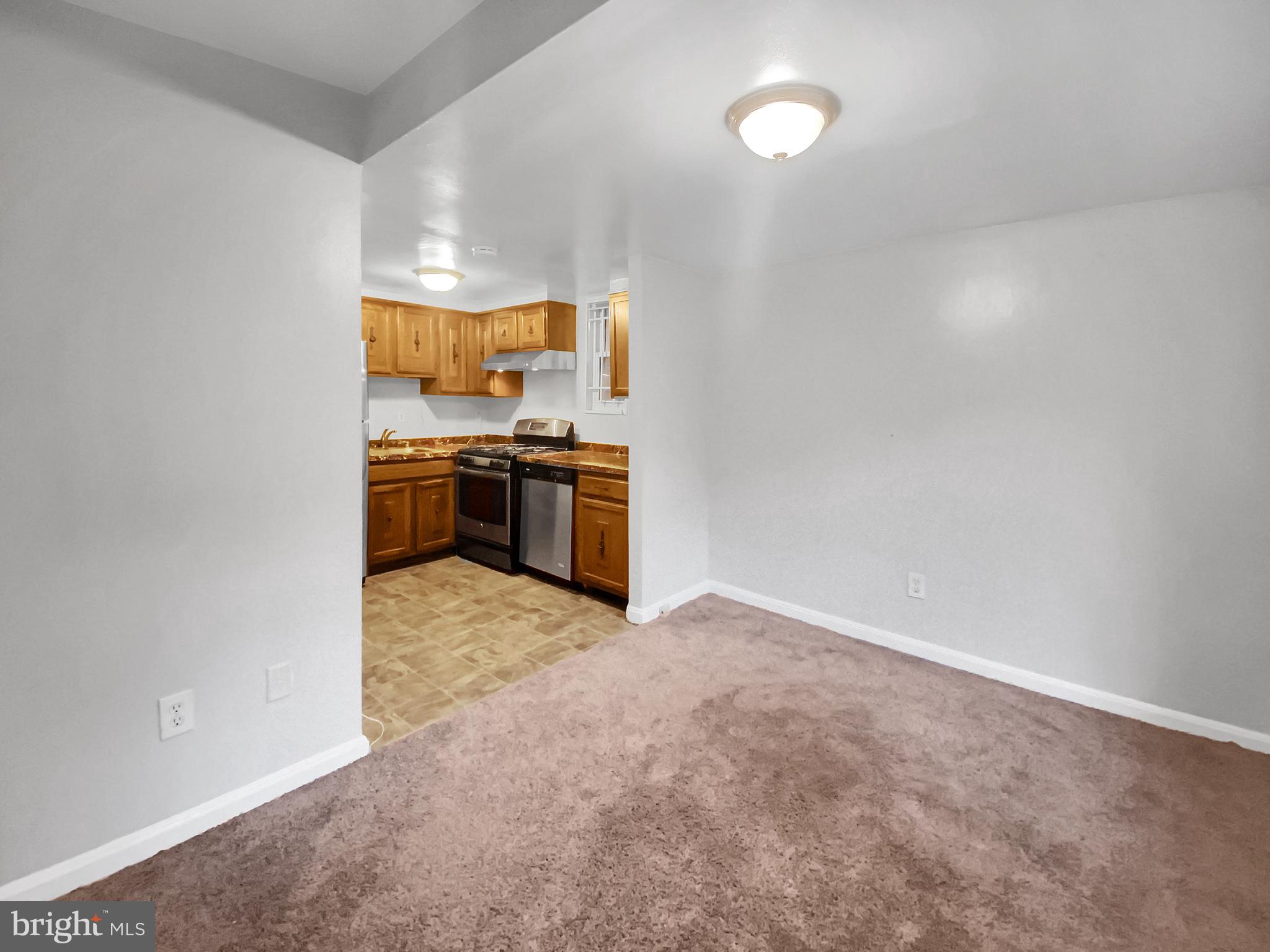 KENWOOD HOUSE - Residential Lease