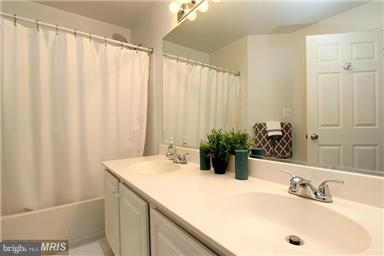 GLADE AT HUNTERS WOODS - Residential Lease