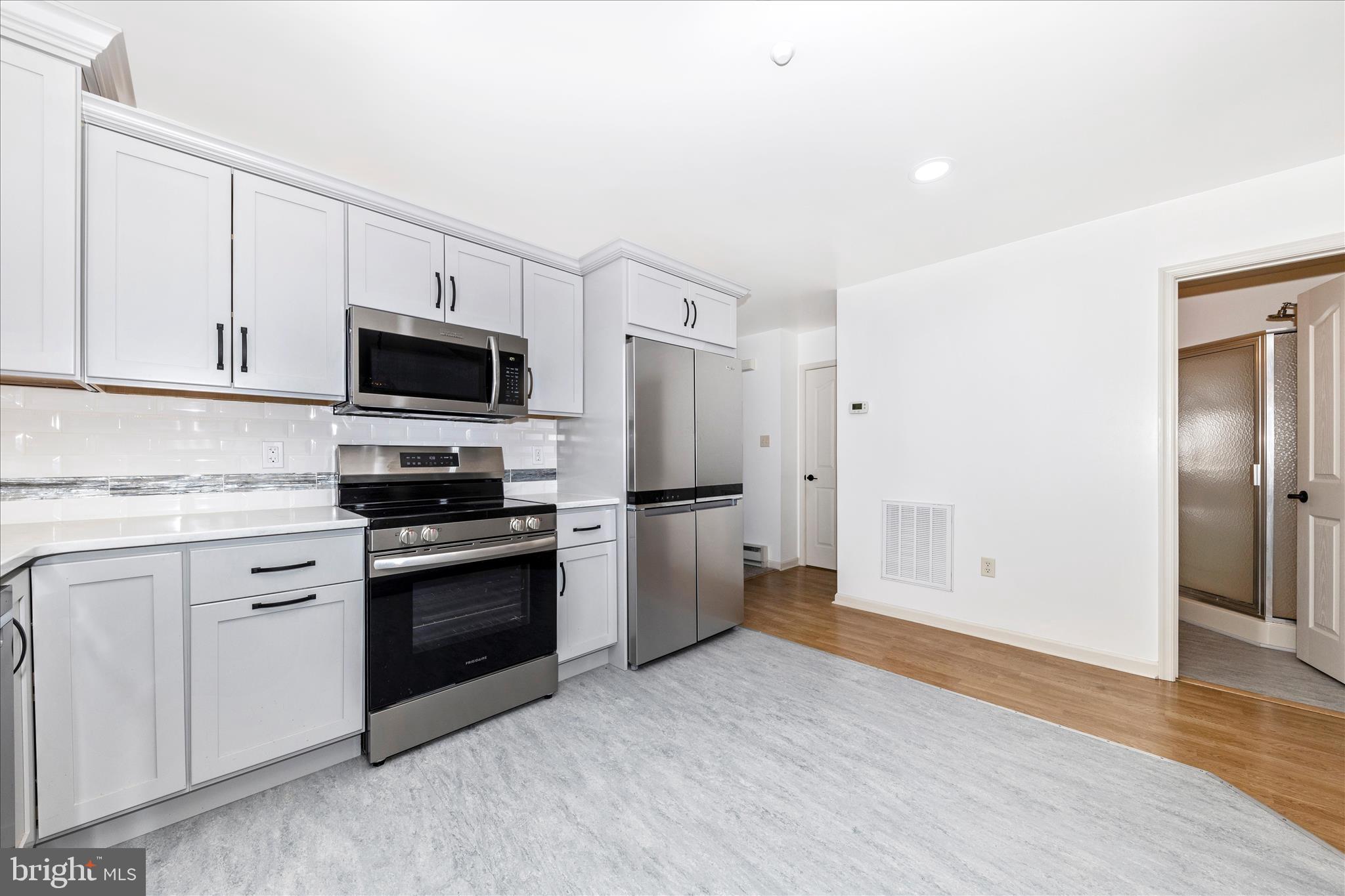 SOUTH POINTE - Residential