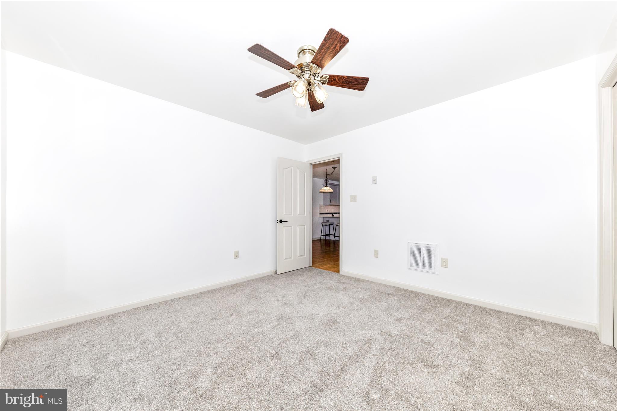 SOUTH POINTE - Residential