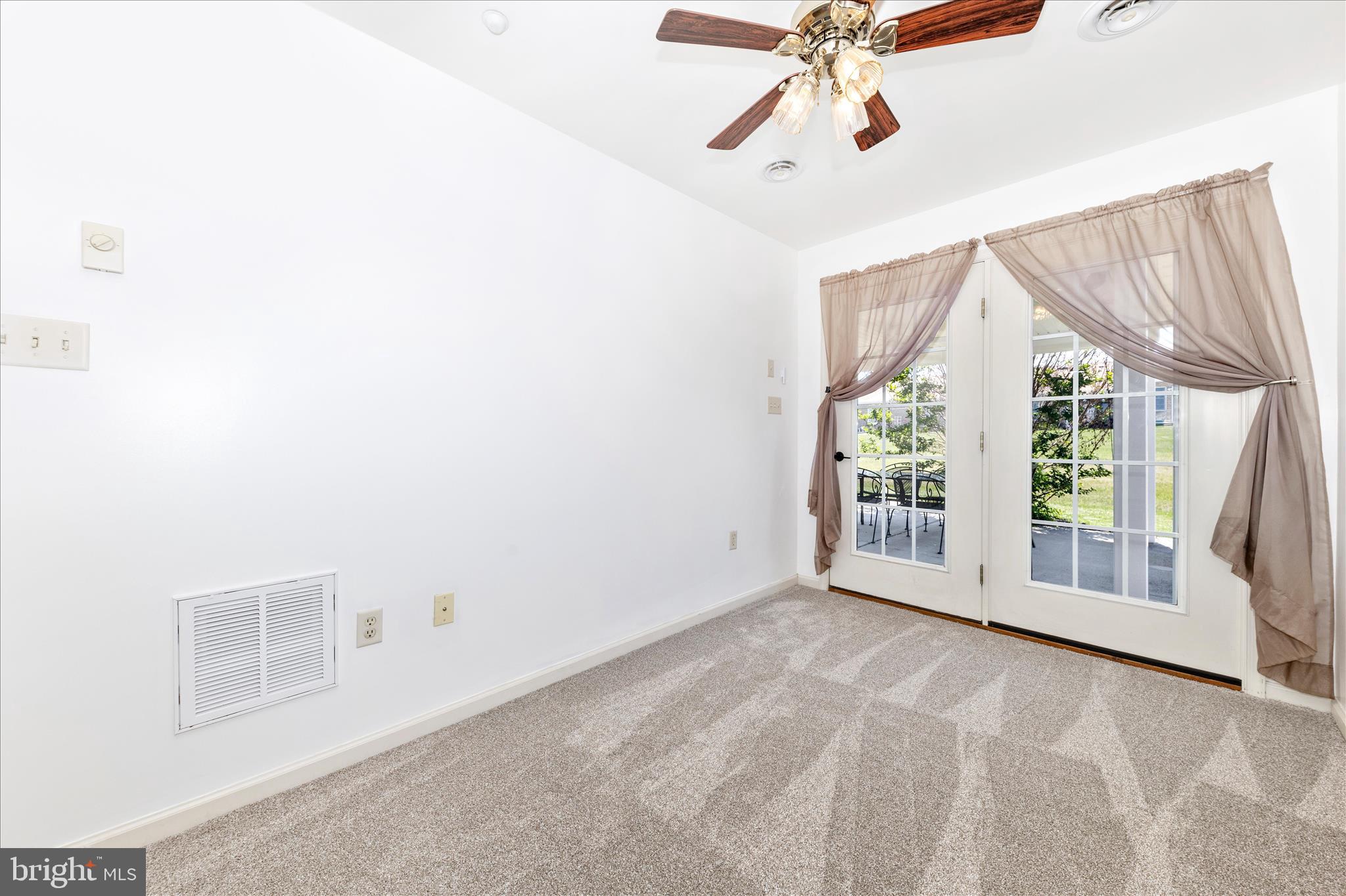SOUTH POINTE - Residential