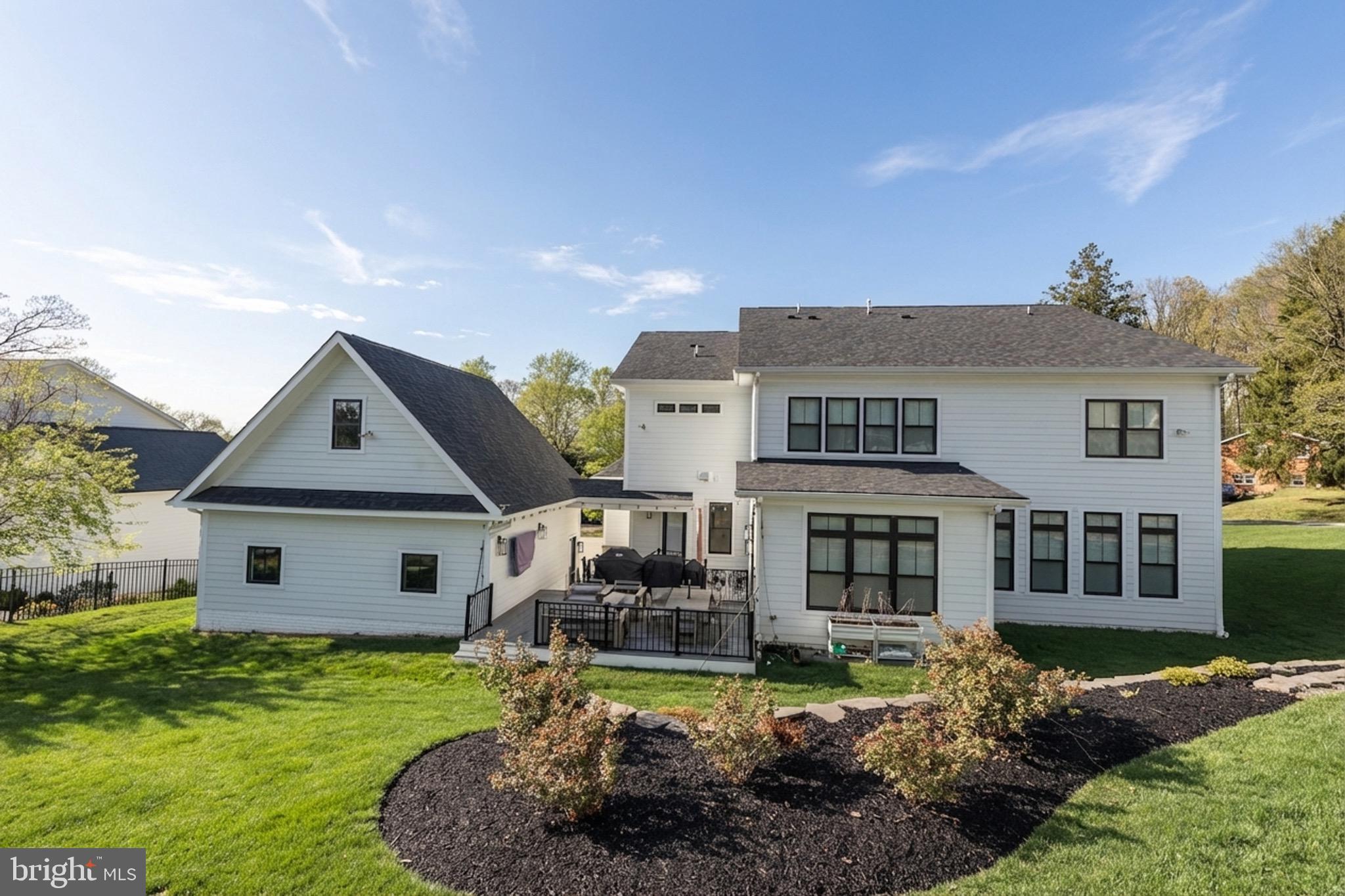 1118 WESTBRIAR COURT NE